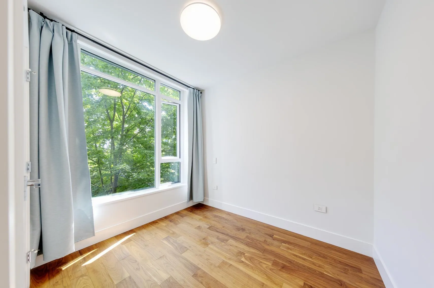 206 7428 Alberta Street