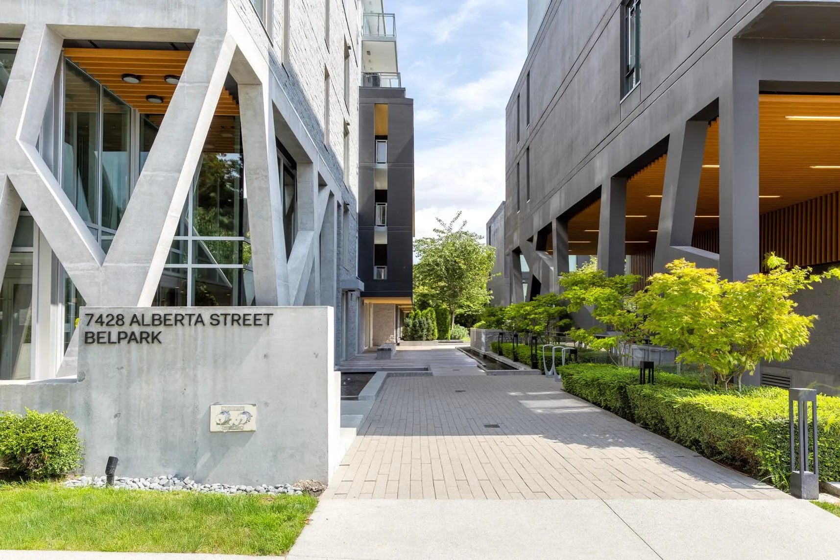 206 7428 Alberta Street