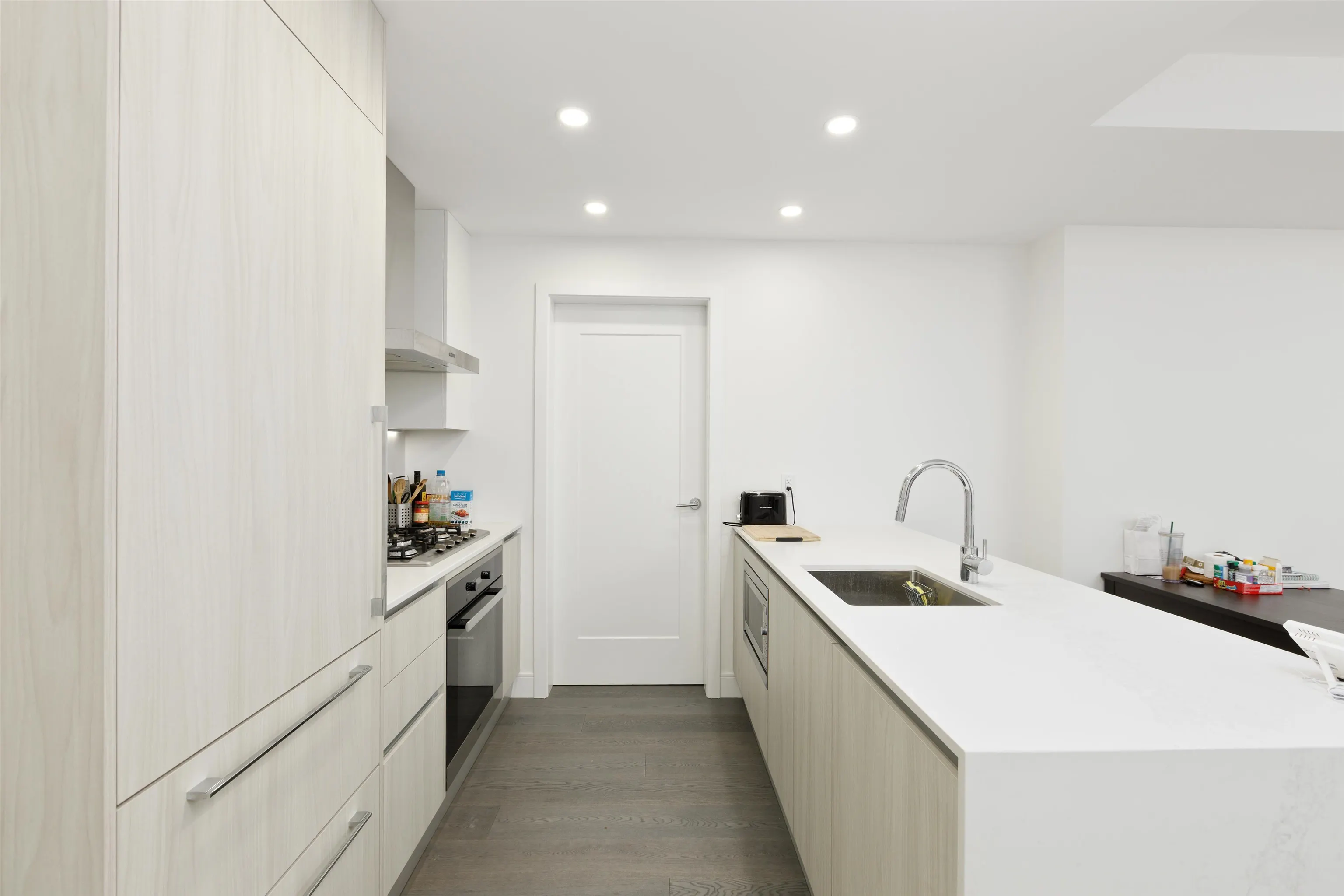 205 488 W 58th Avenue