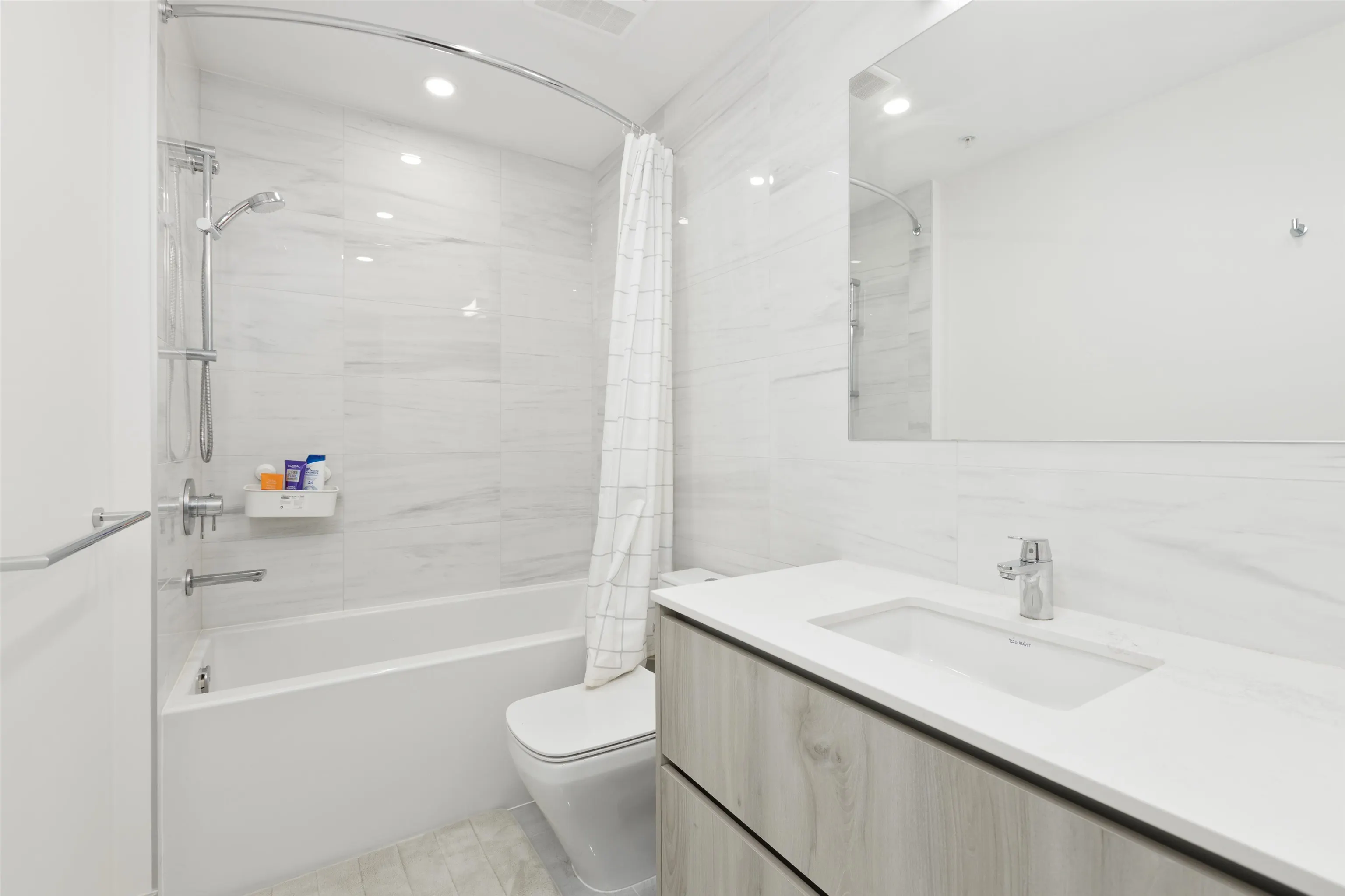 205 488 W 58th Avenue