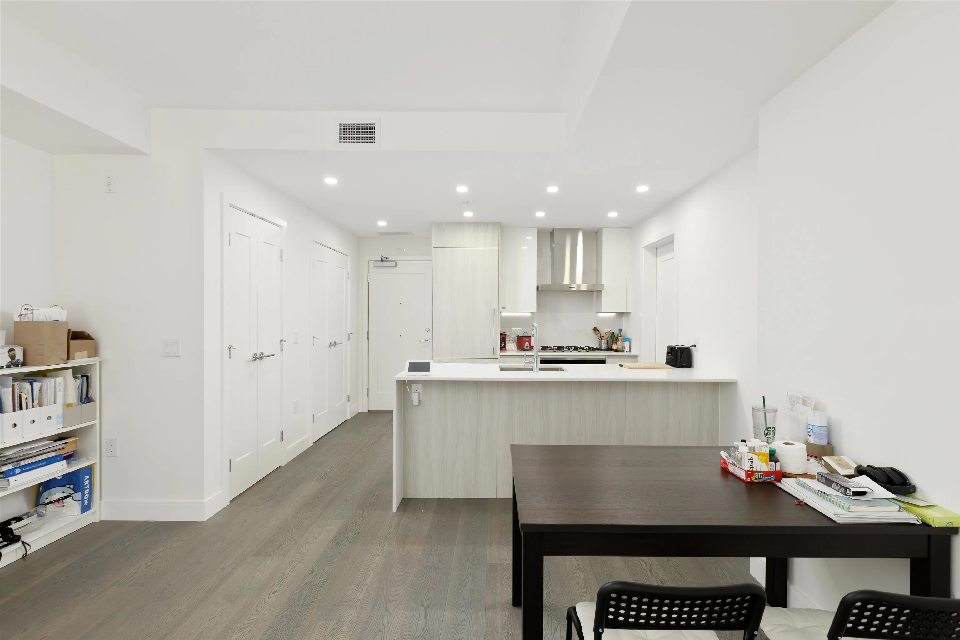 205 488 W 58th Avenue