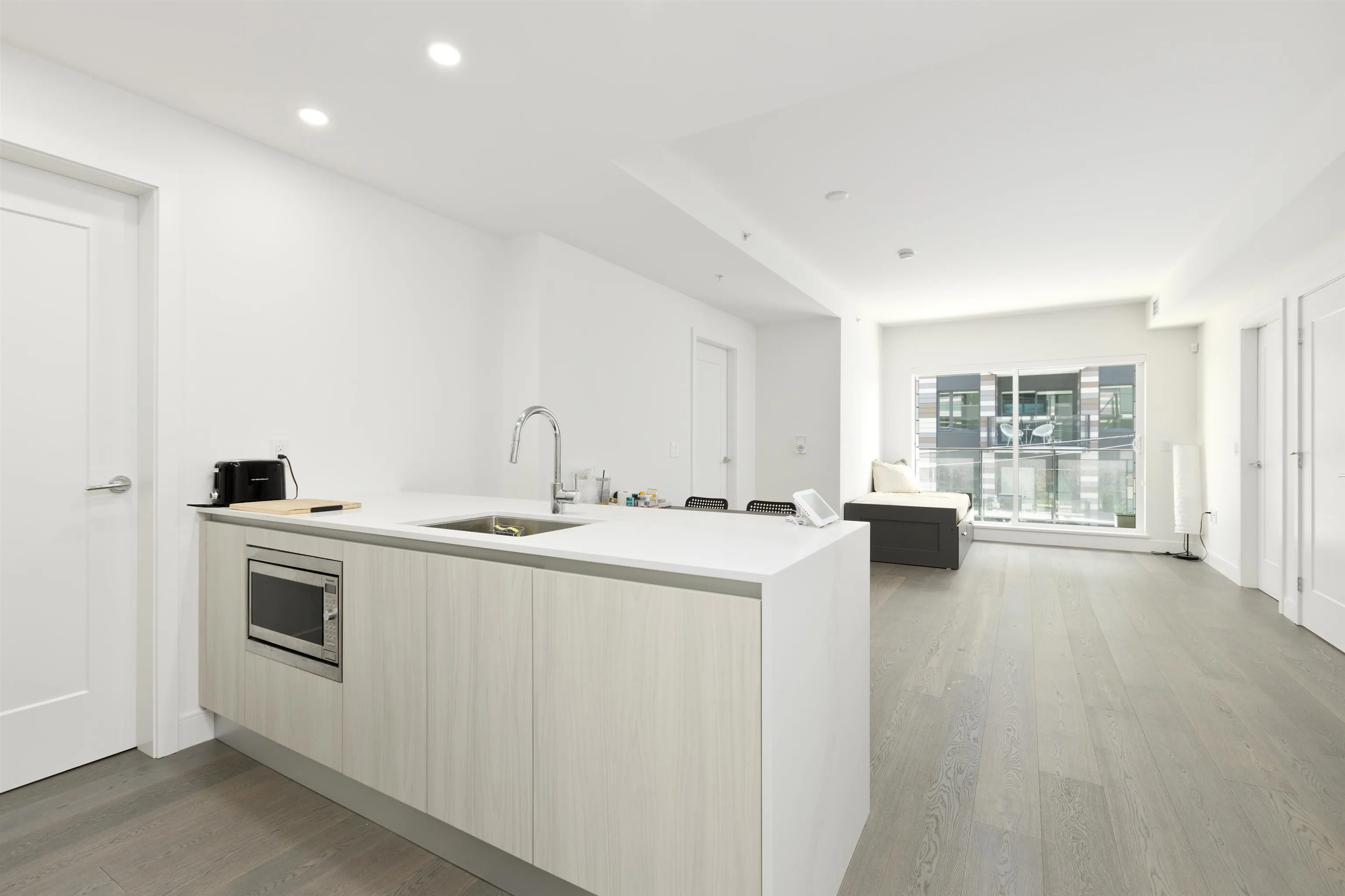 205 488 W 58th Avenue