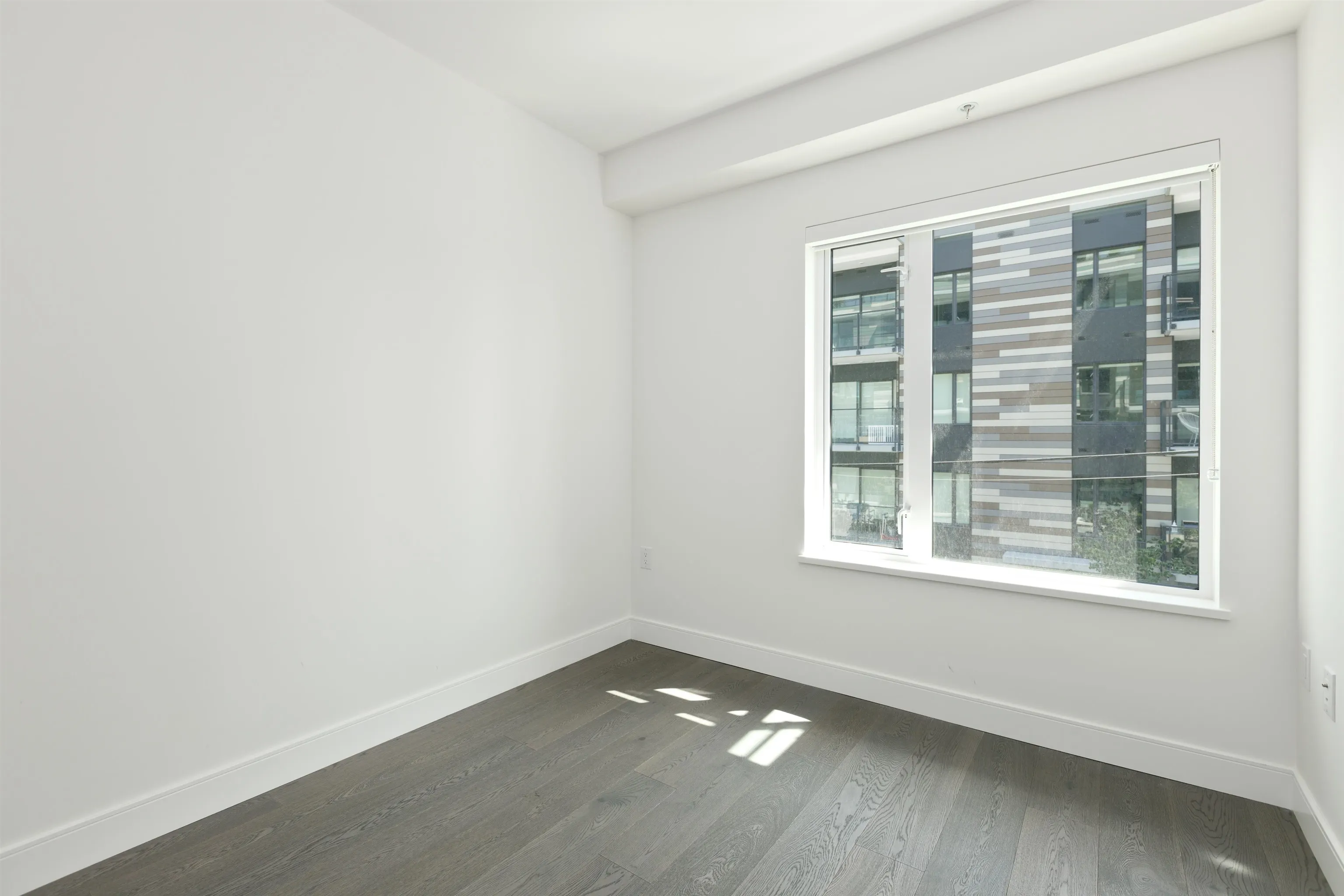 205 488 W 58th Avenue