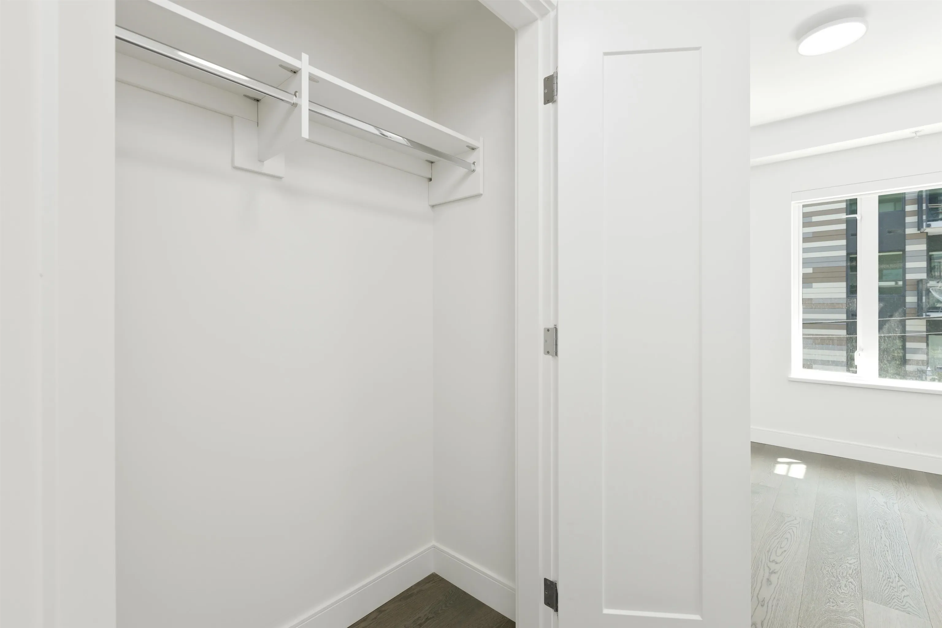 205 488 W 58th Avenue