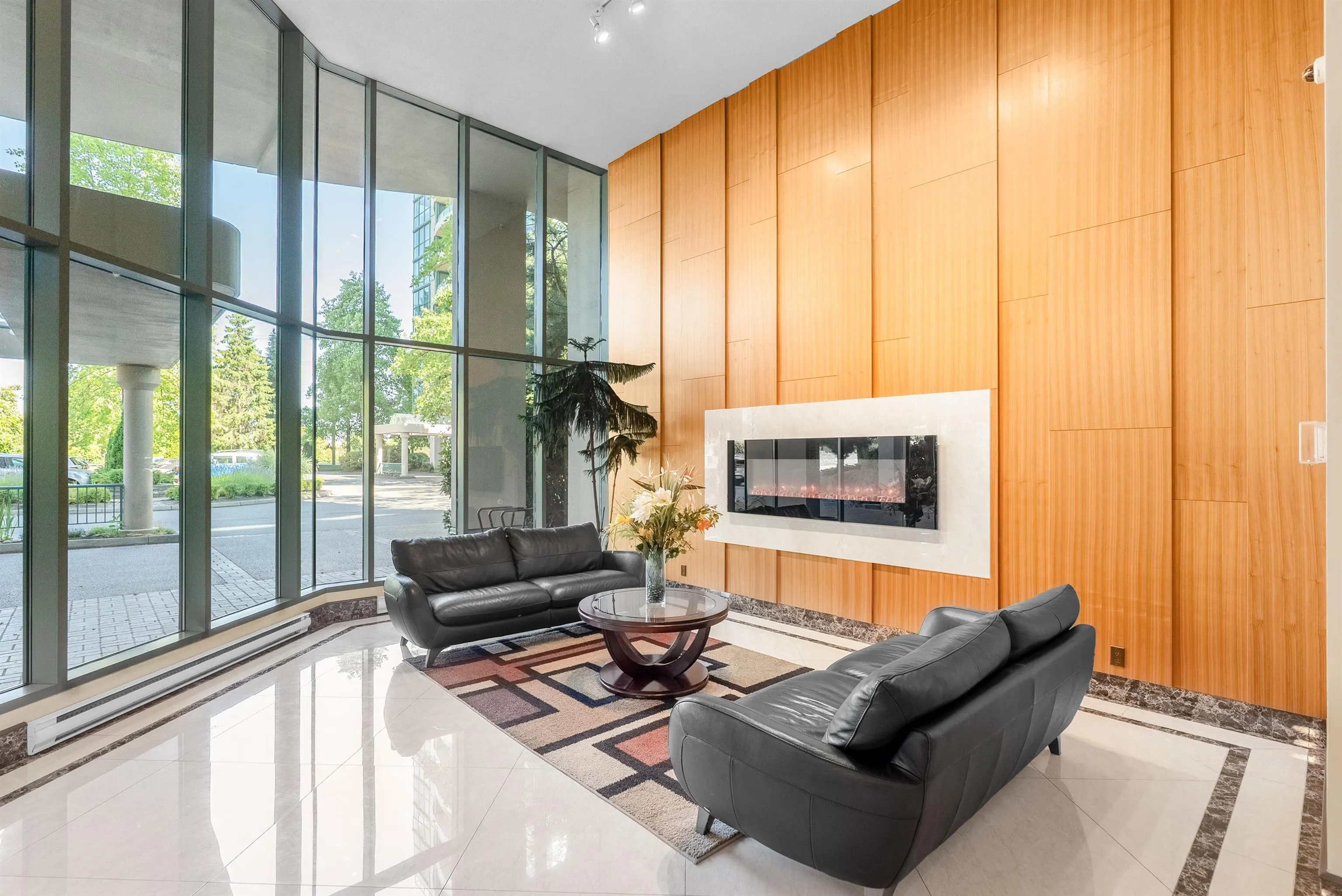 1501 8871 Lansdowne Road