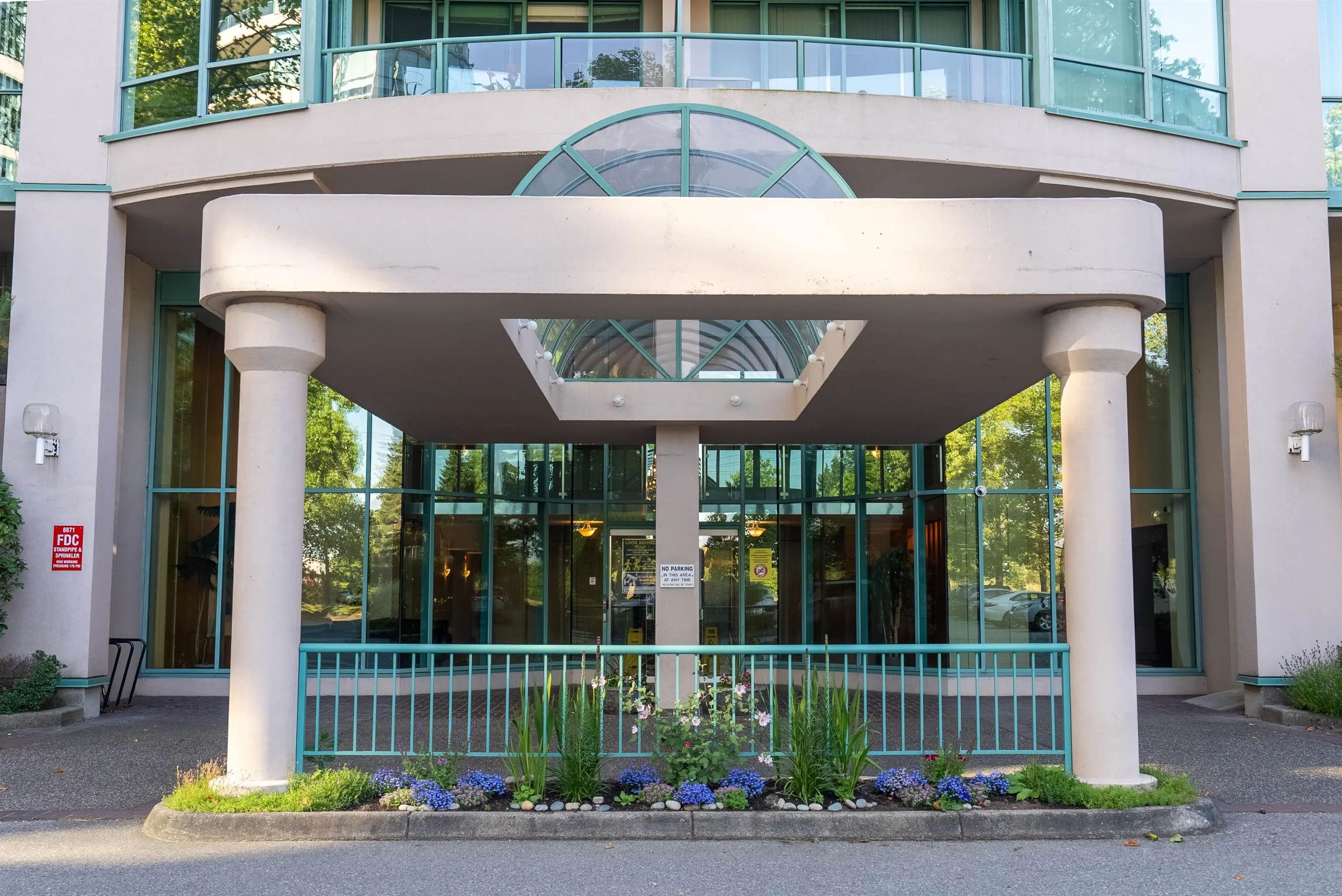 1501 8871 Lansdowne Road