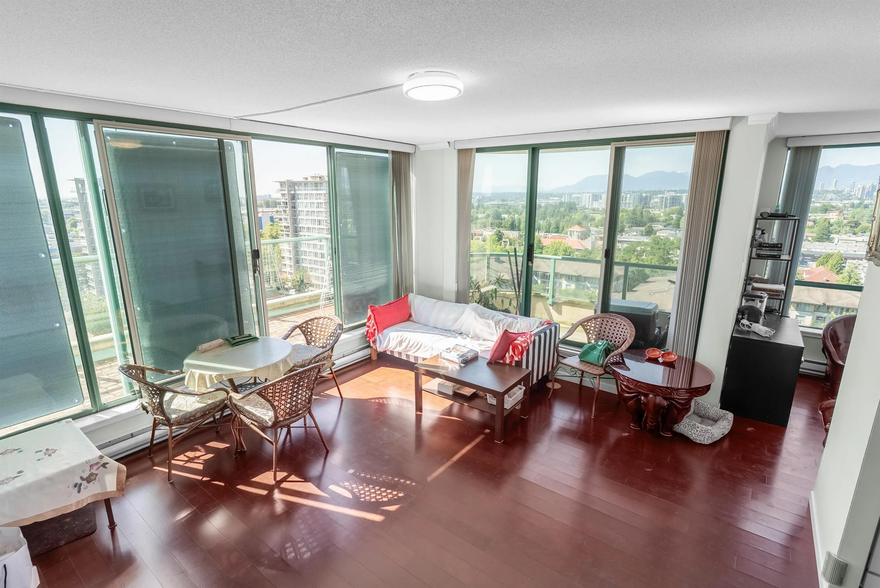 1501 8871 Lansdowne Road