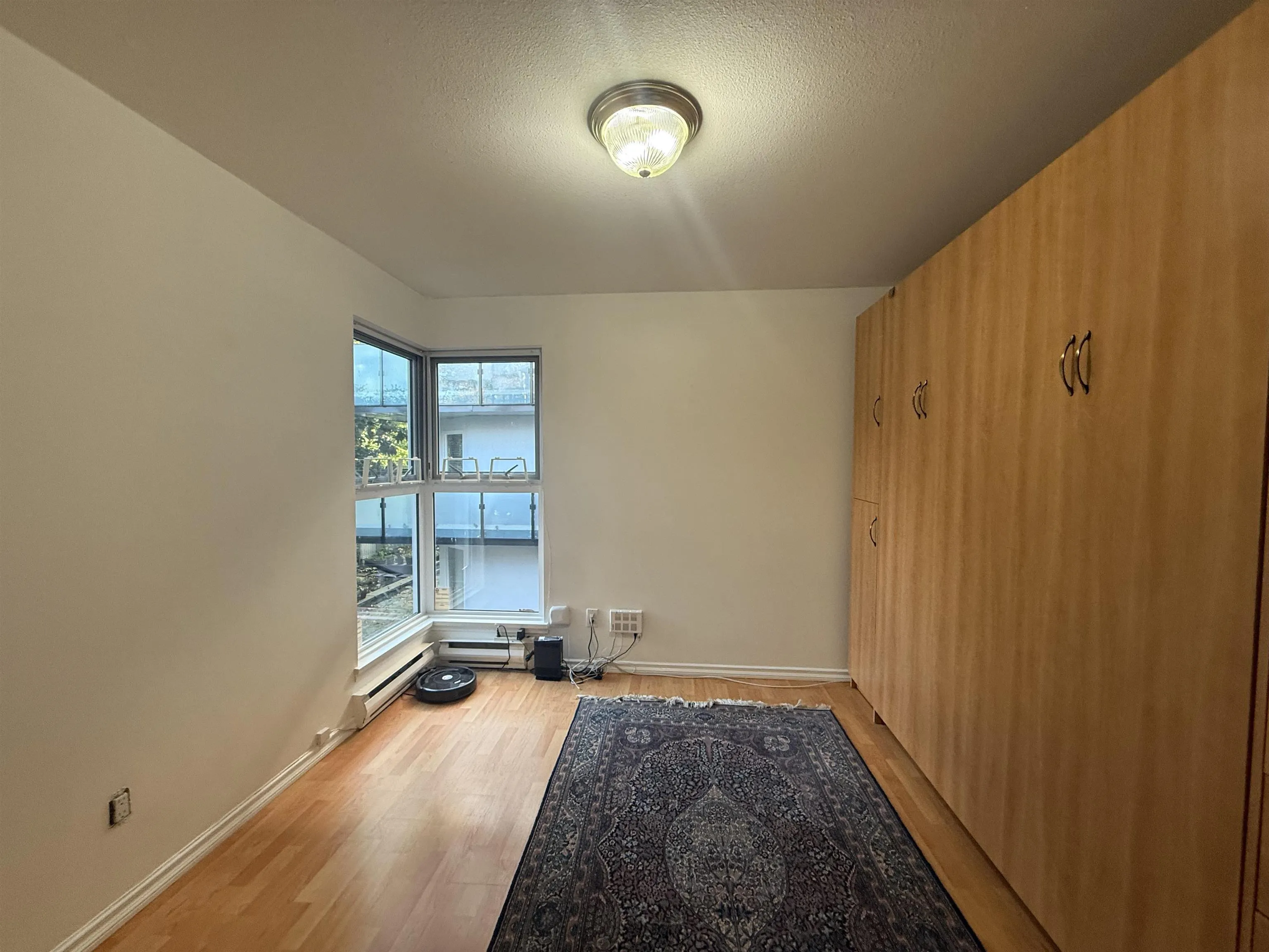 305 2212 Oxford Street