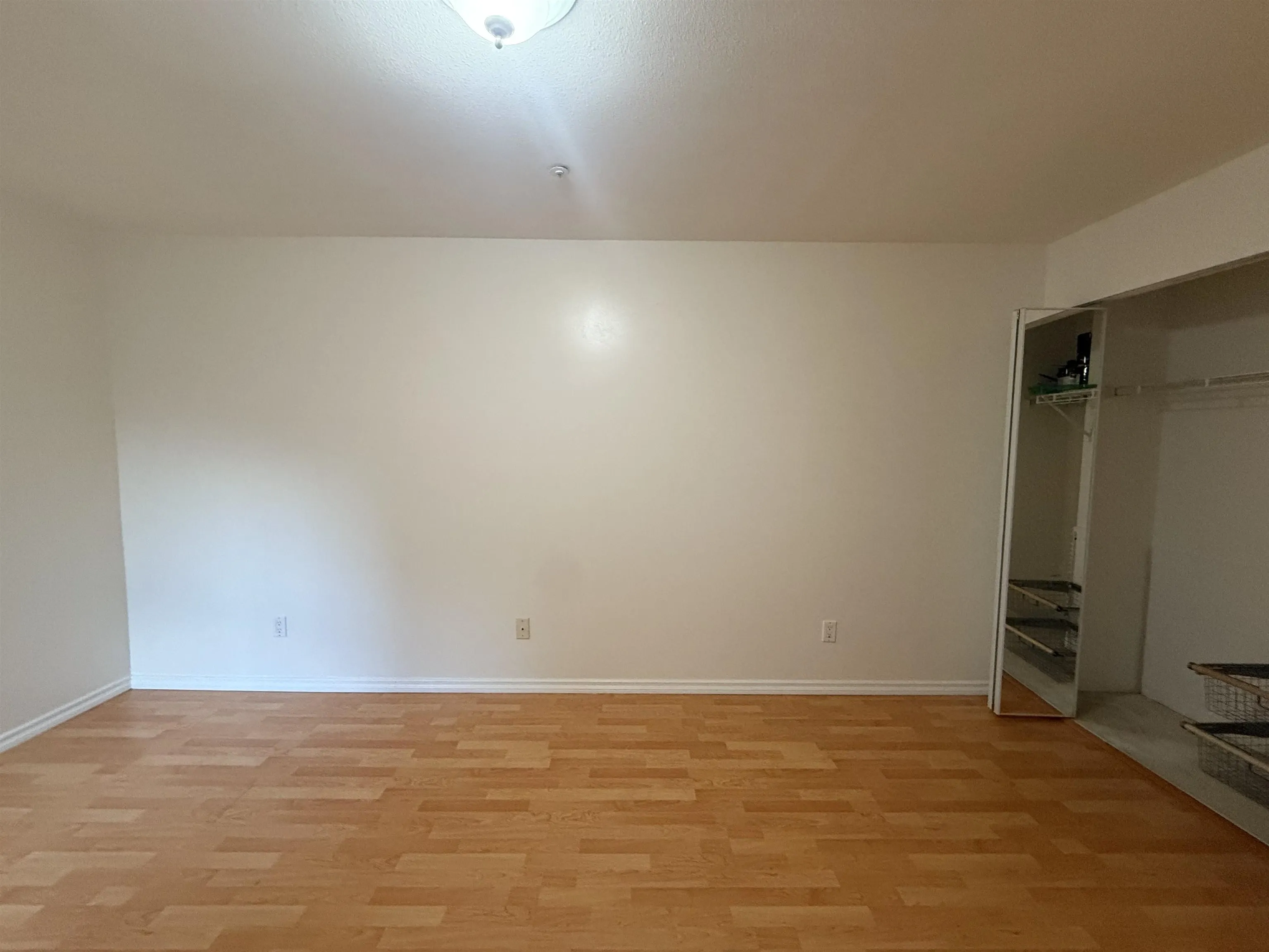 305 2212 Oxford Street