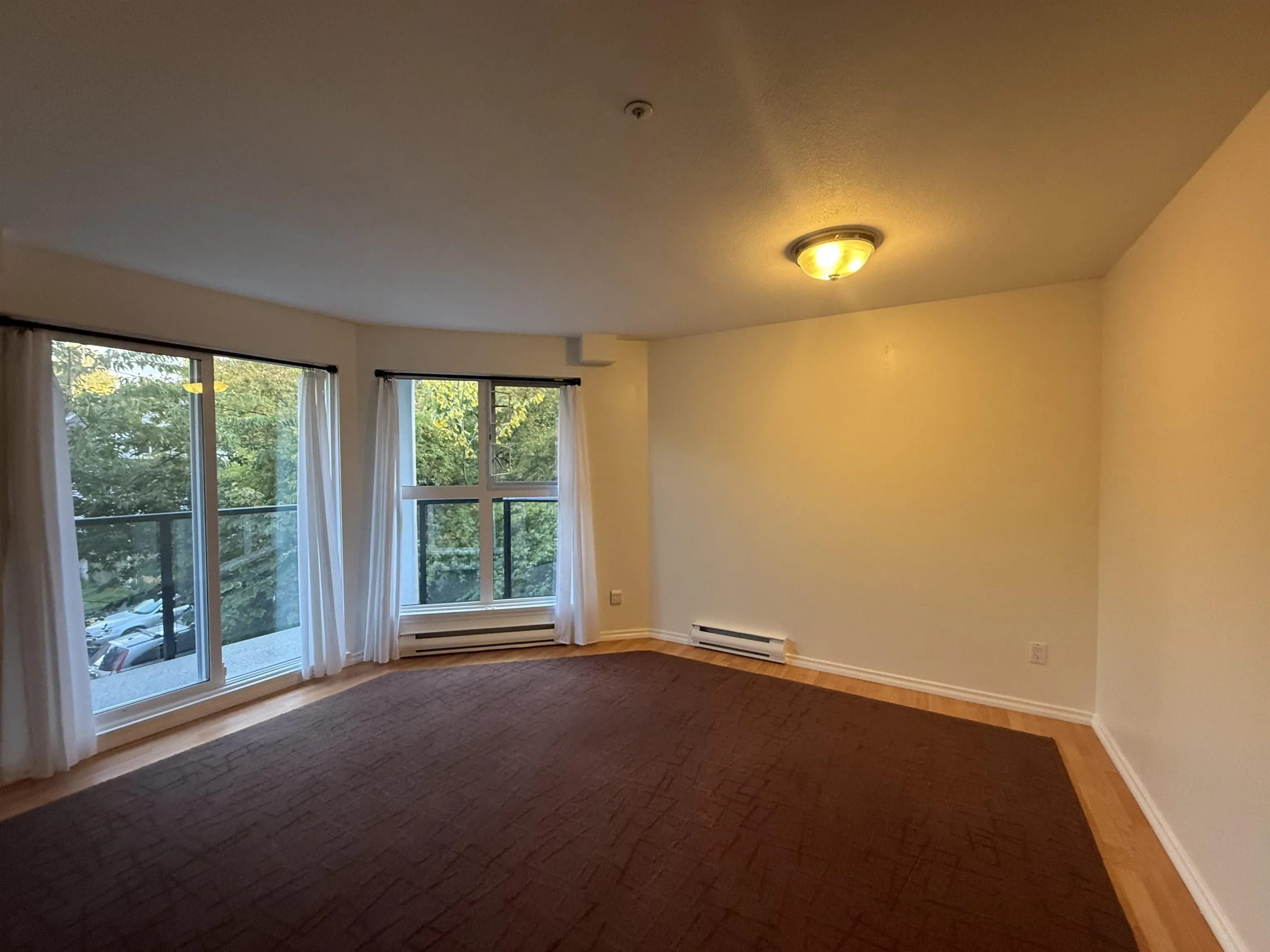 305 2212 Oxford Street