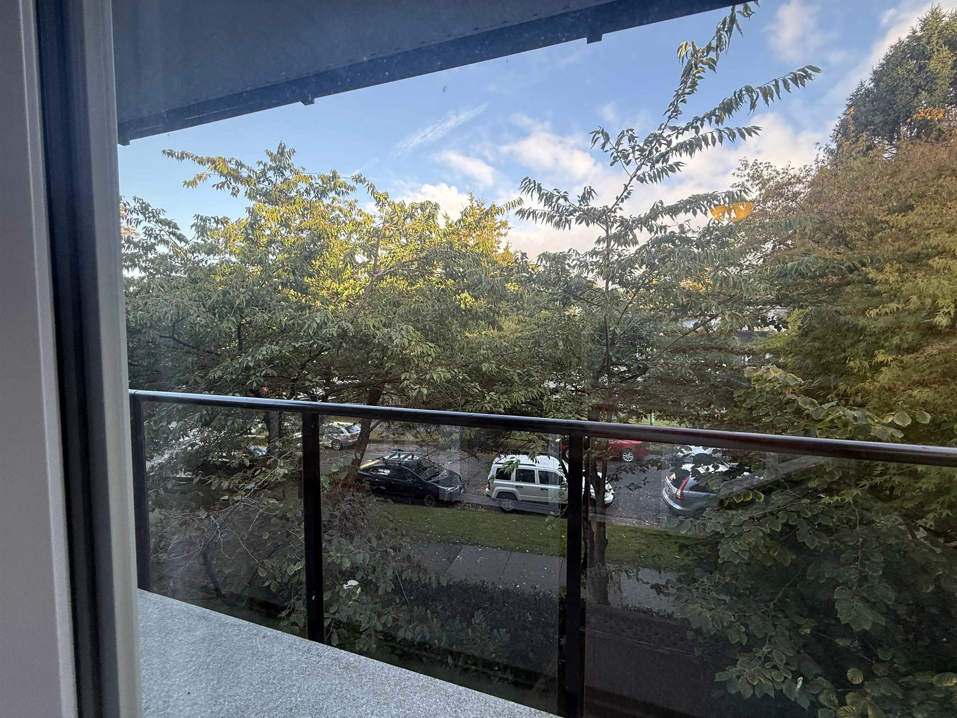 305 2212 Oxford Street