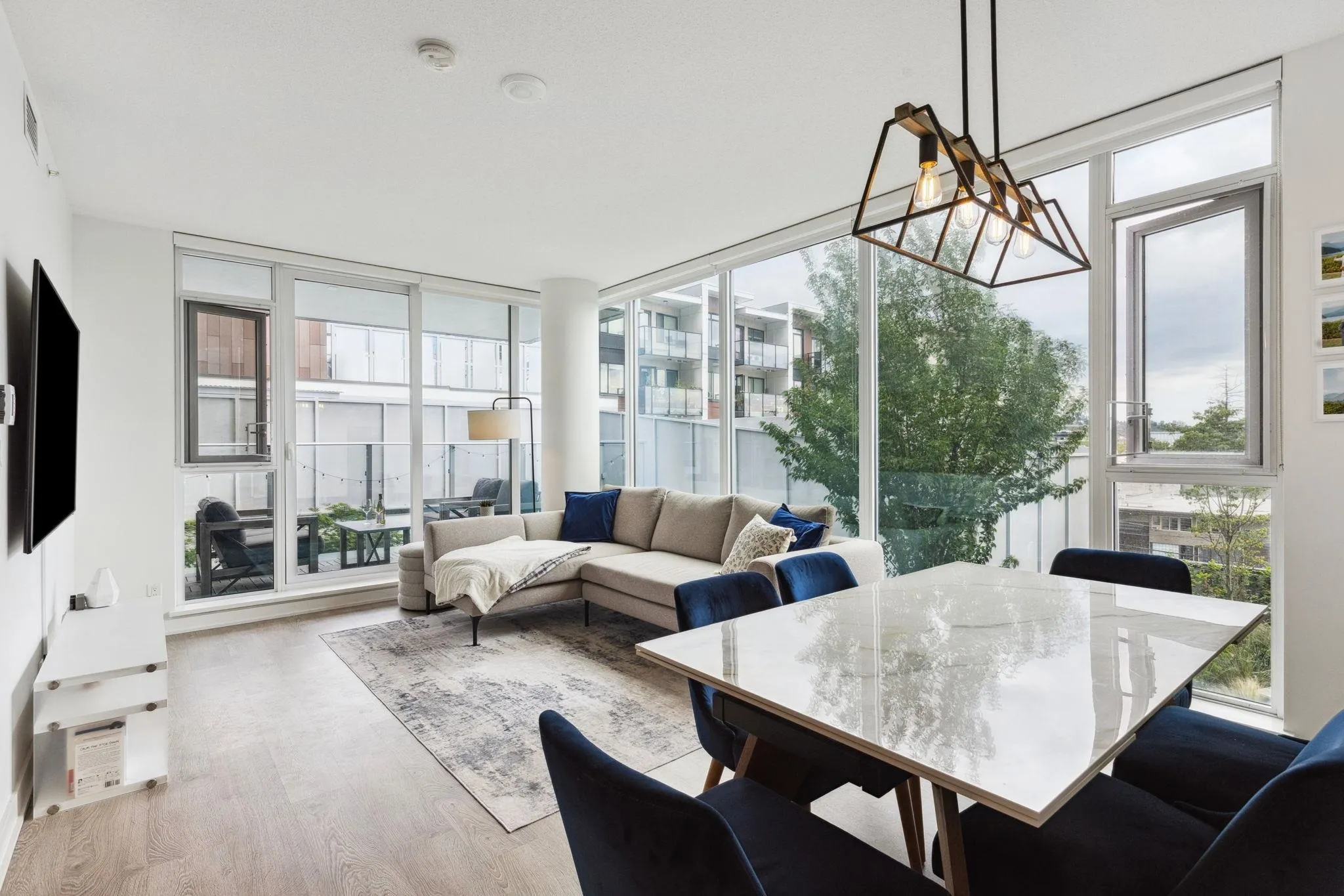 403 1471 Hunter Street