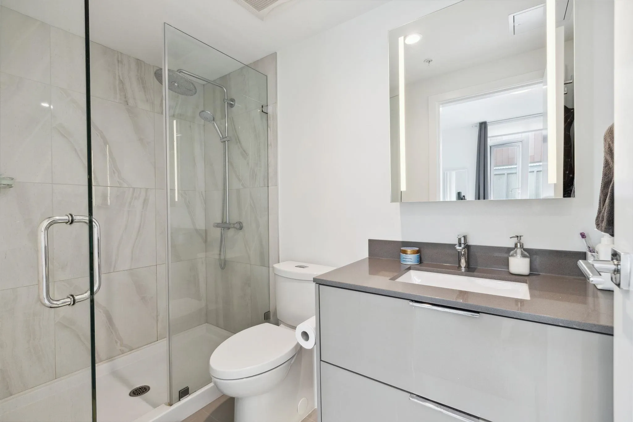 403 1471 Hunter Street