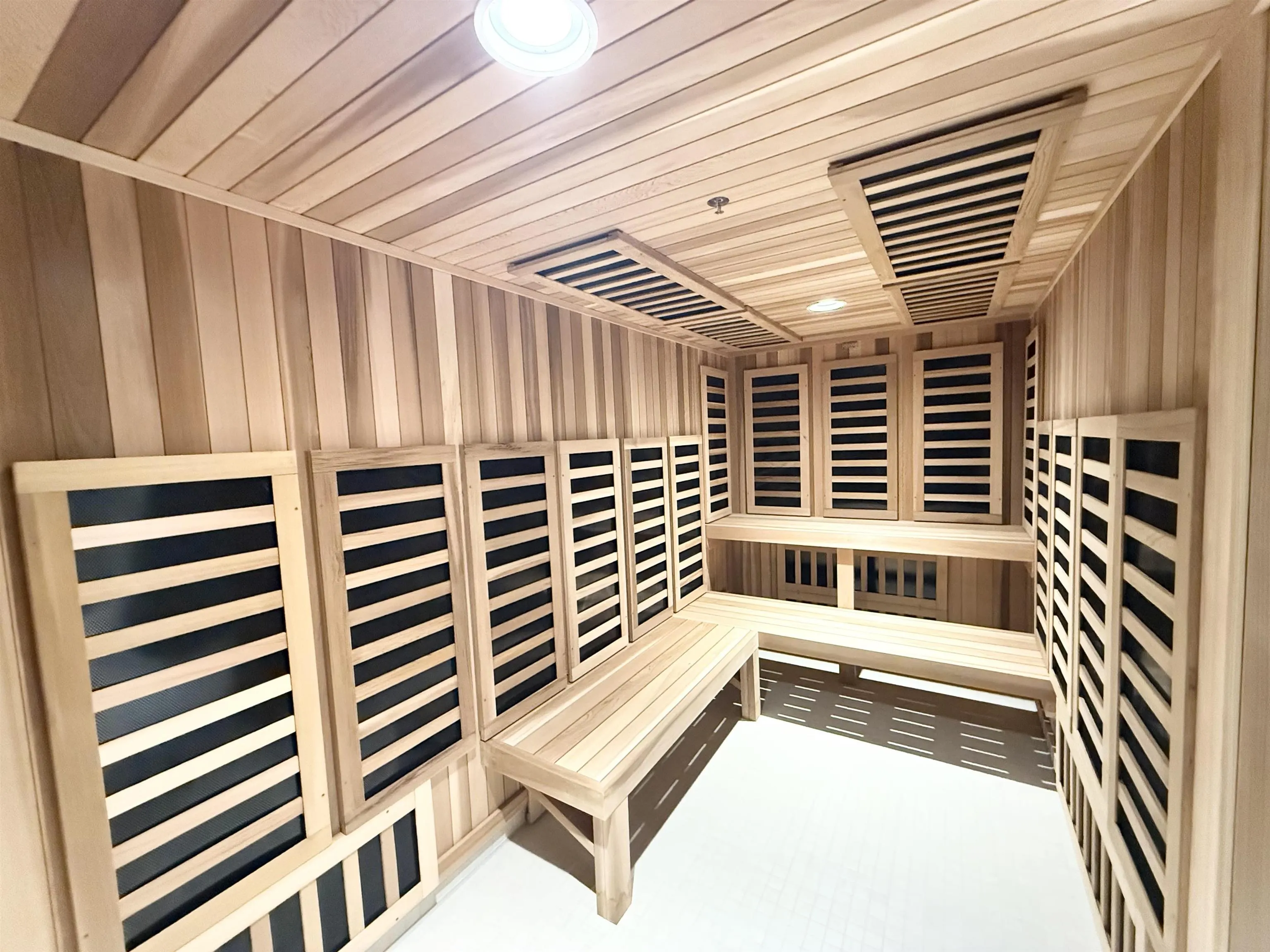 702 7977 Lansdowne Road