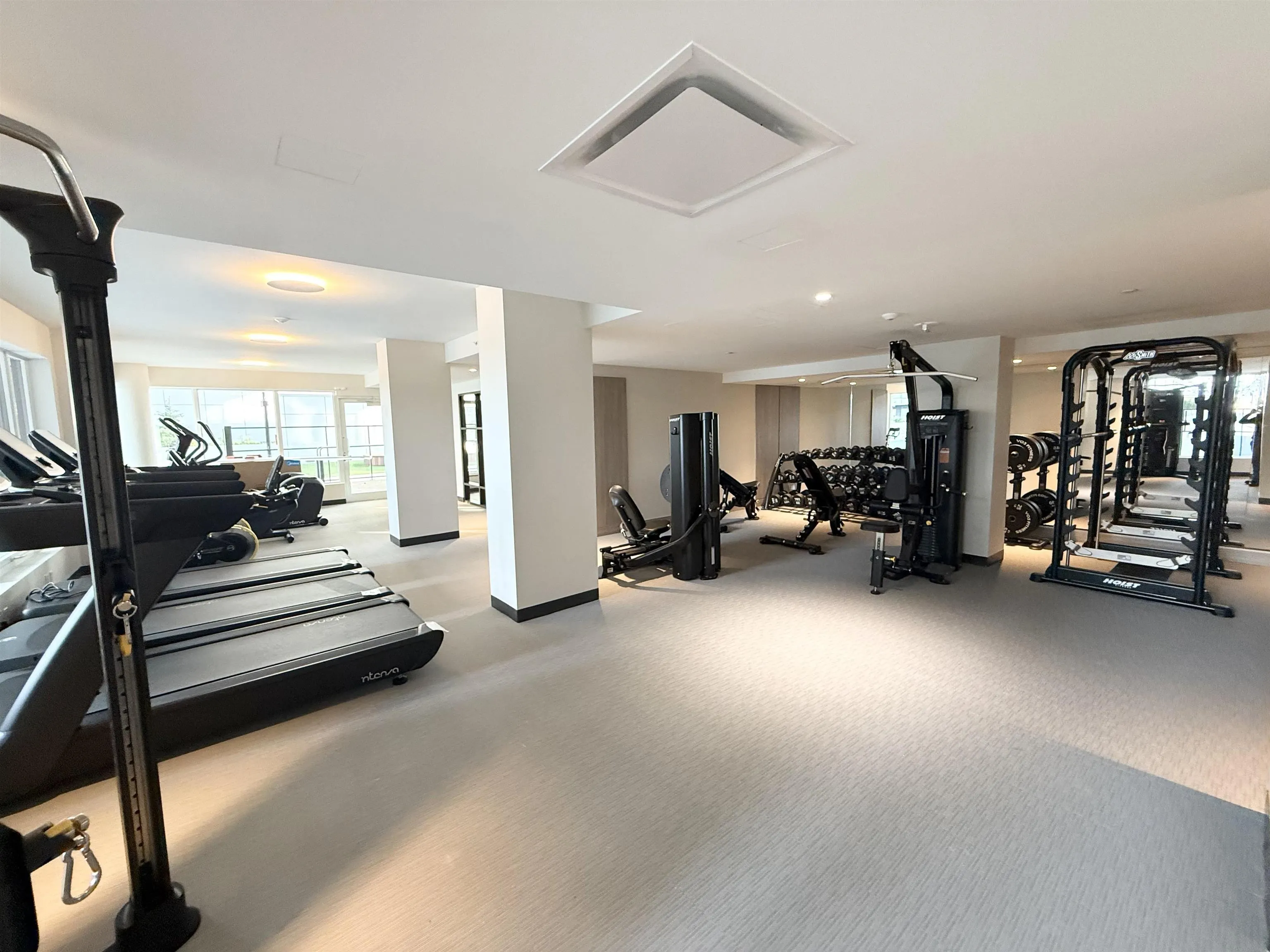 702 7977 Lansdowne Road