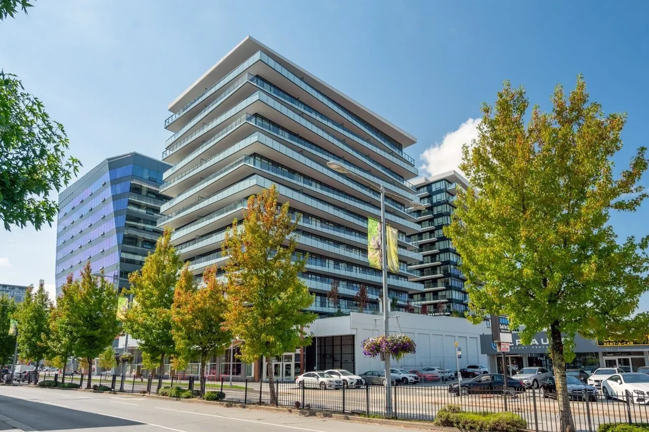 702 7977 Lansdowne Road