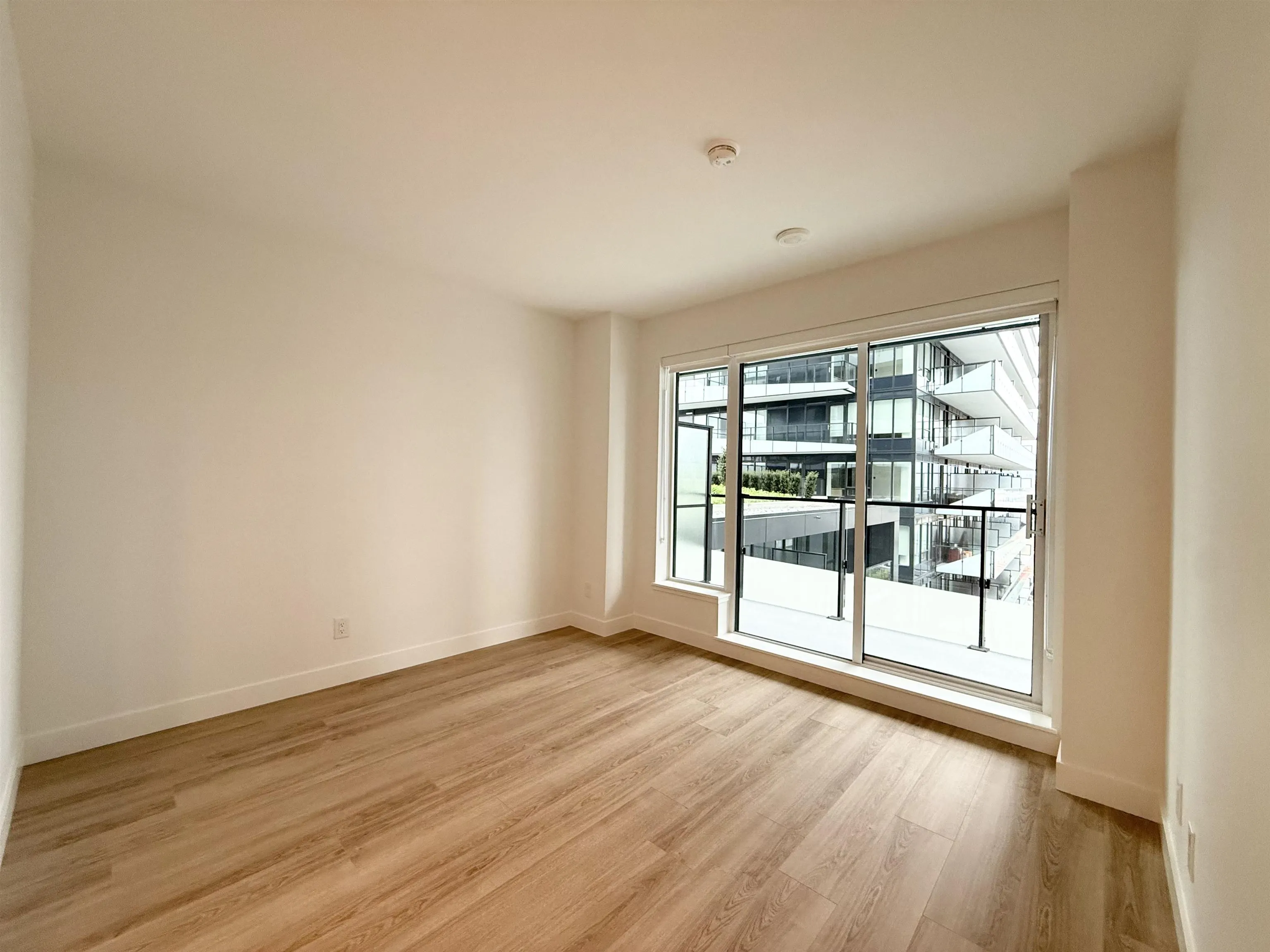 702 7977 Lansdowne Road