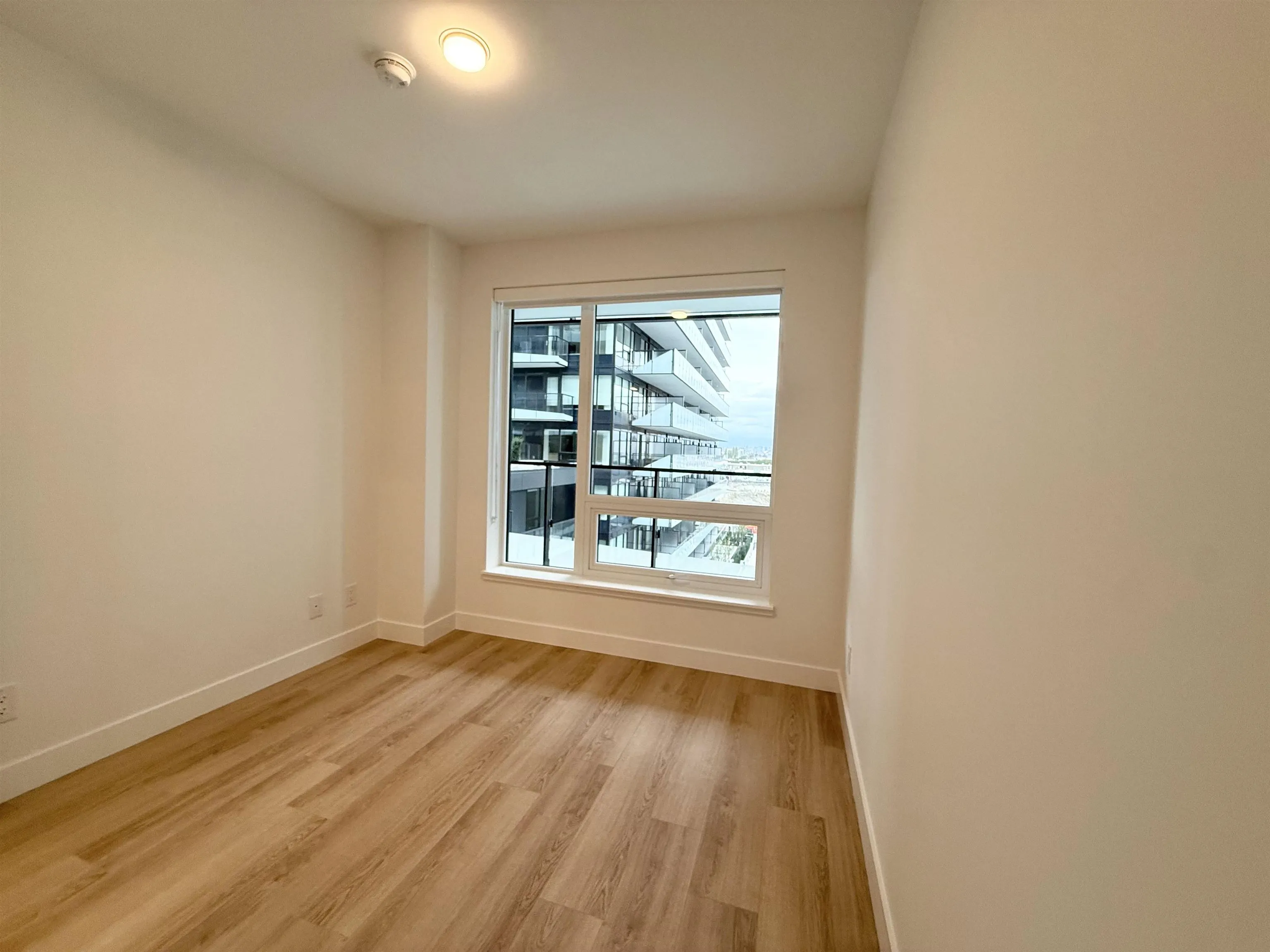 702 7977 Lansdowne Road