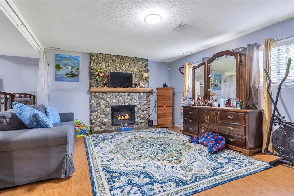 32678 Pandora Avenue