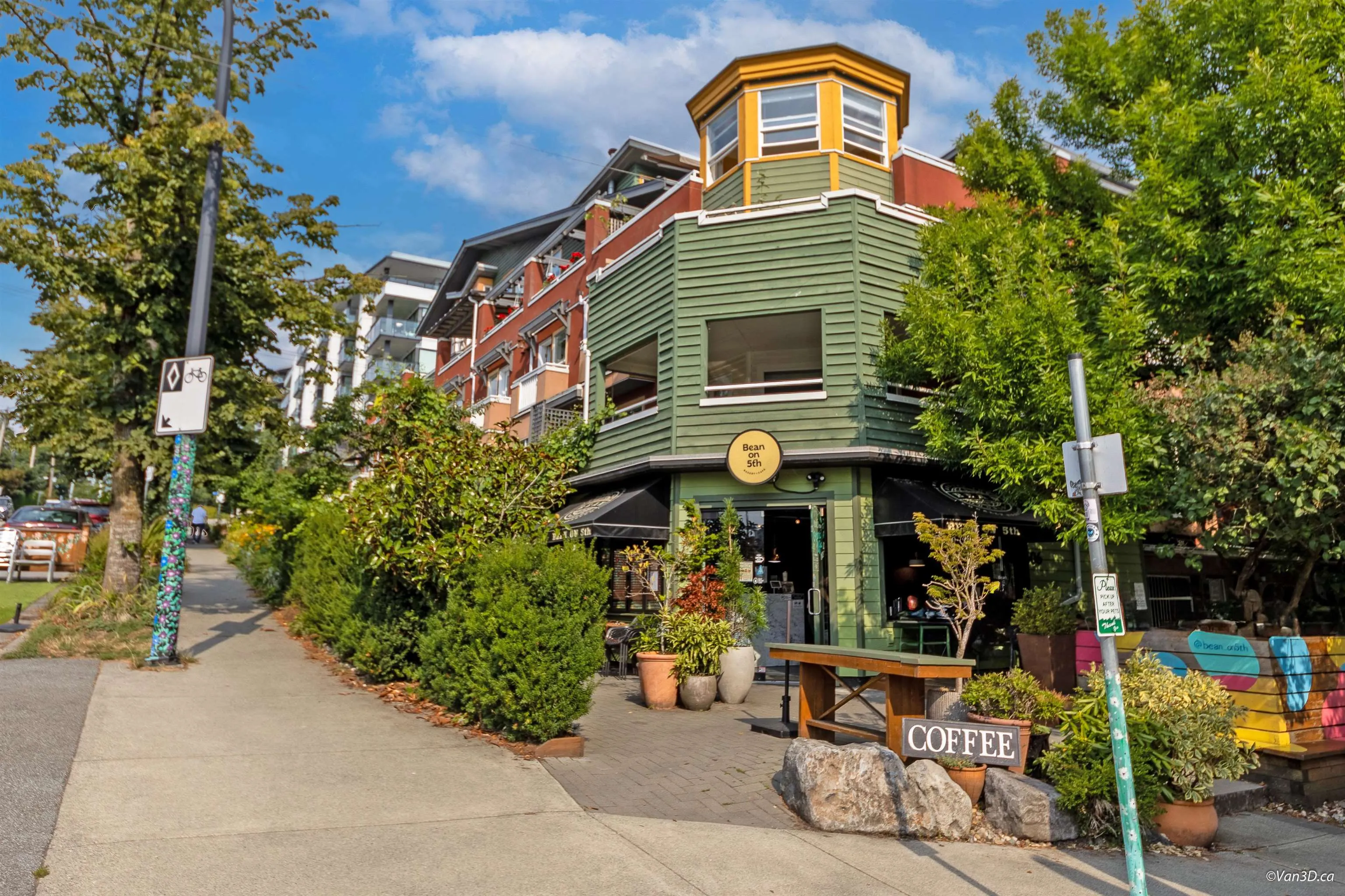 104 177 W 5th Street