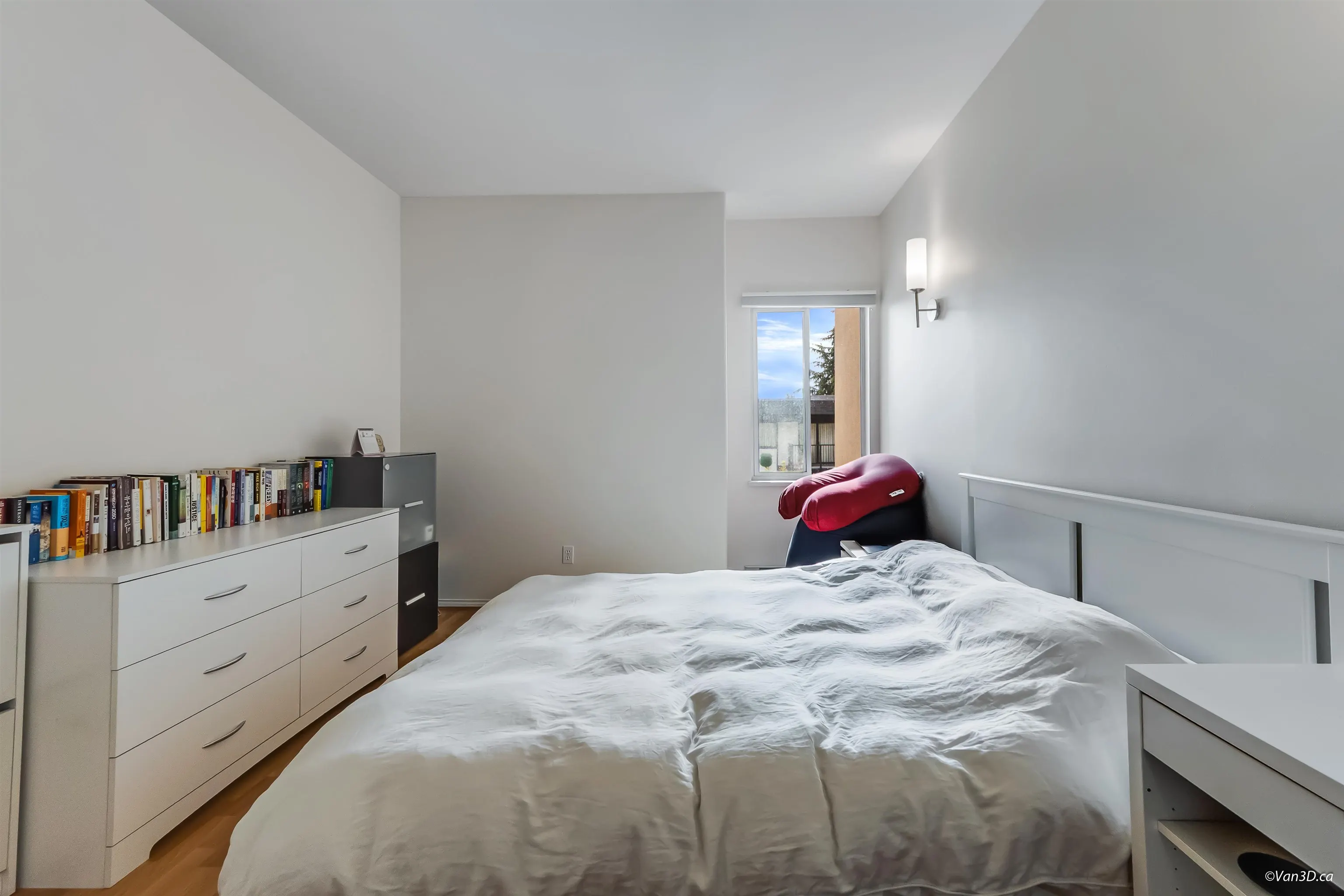 104 177 W 5th Street