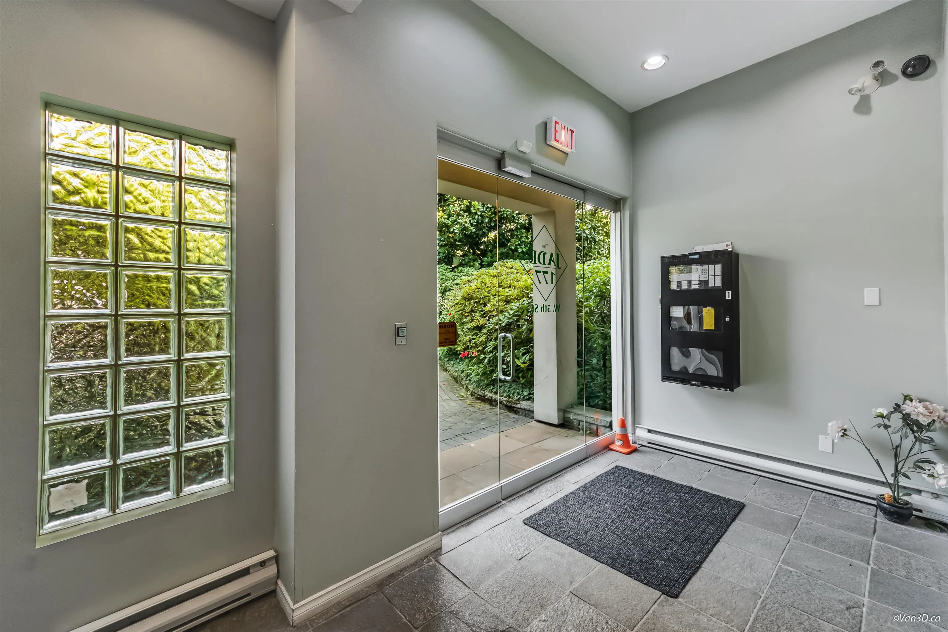 104 177 W 5th Street