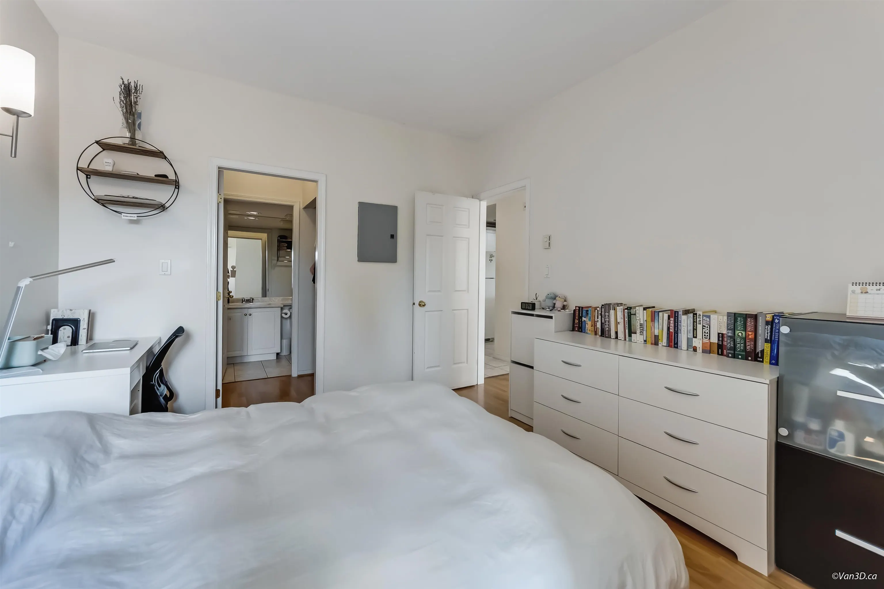 104 177 W 5th Street