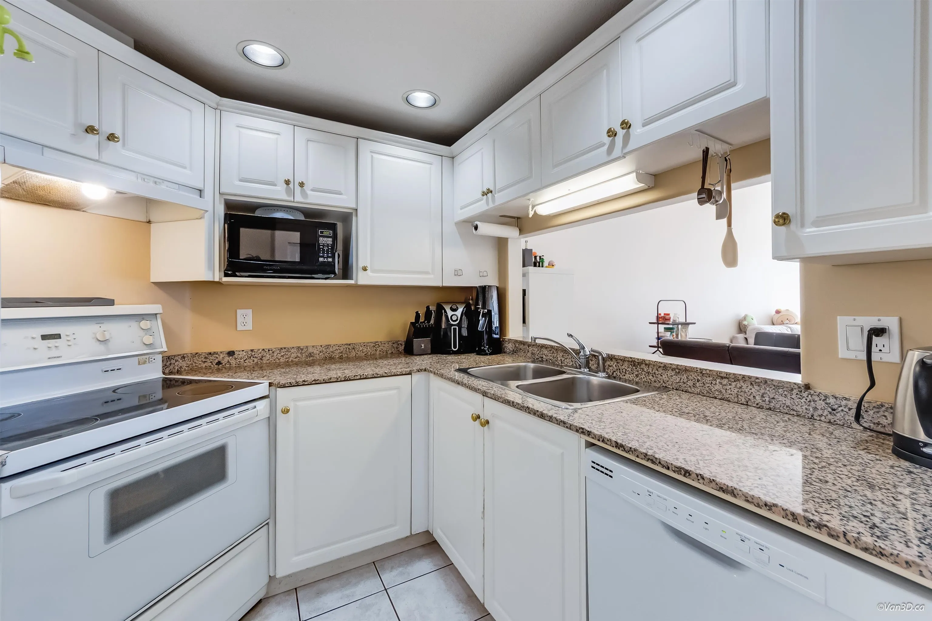 104 177 W 5th Street