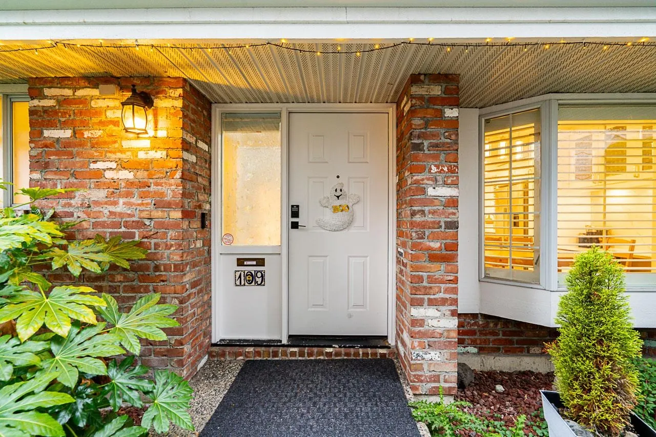 109 216 E 6th Street