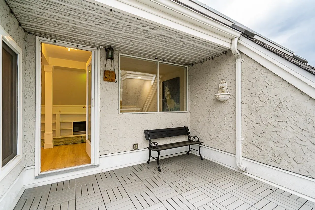 109 216 E 6th Street