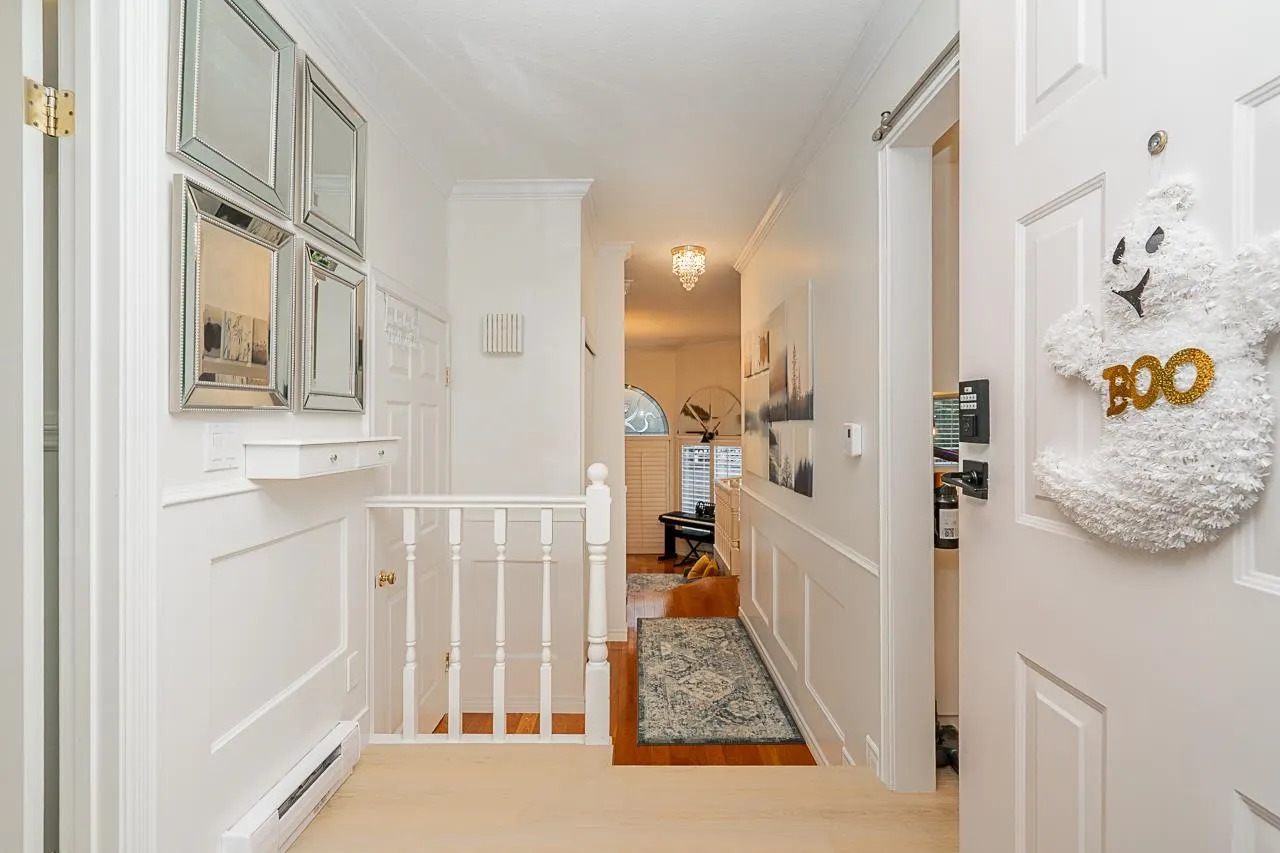 109 216 E 6th Street