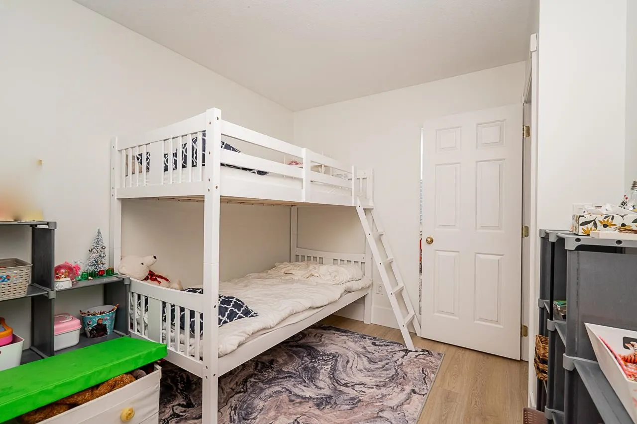 109 216 E 6th Street