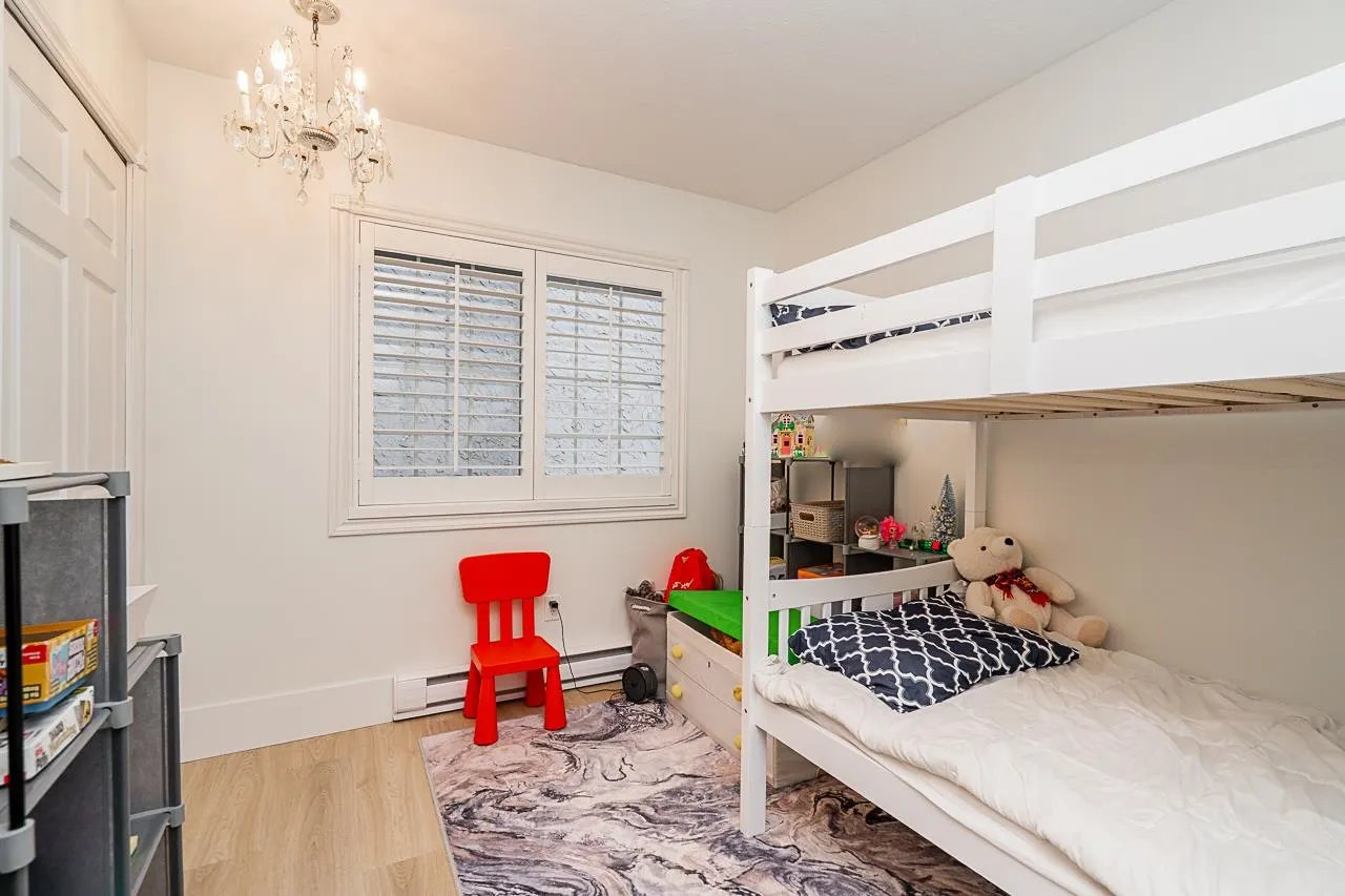 109 216 E 6th Street