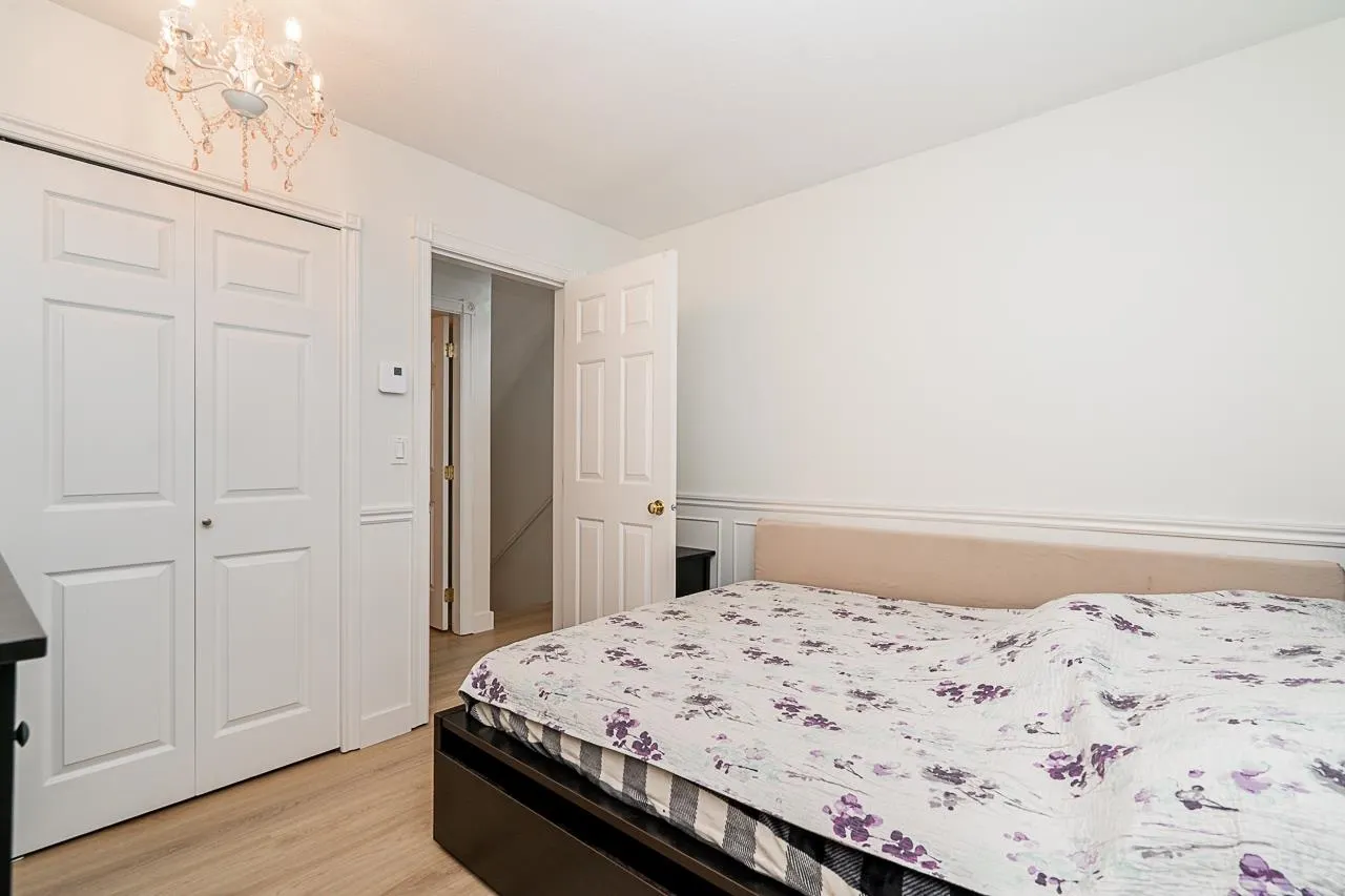 109 216 E 6th Street