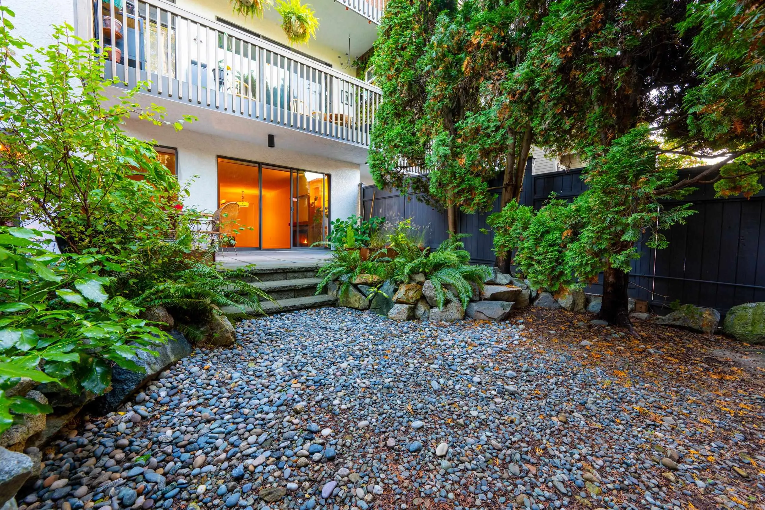 117 265 E 15th Avenue