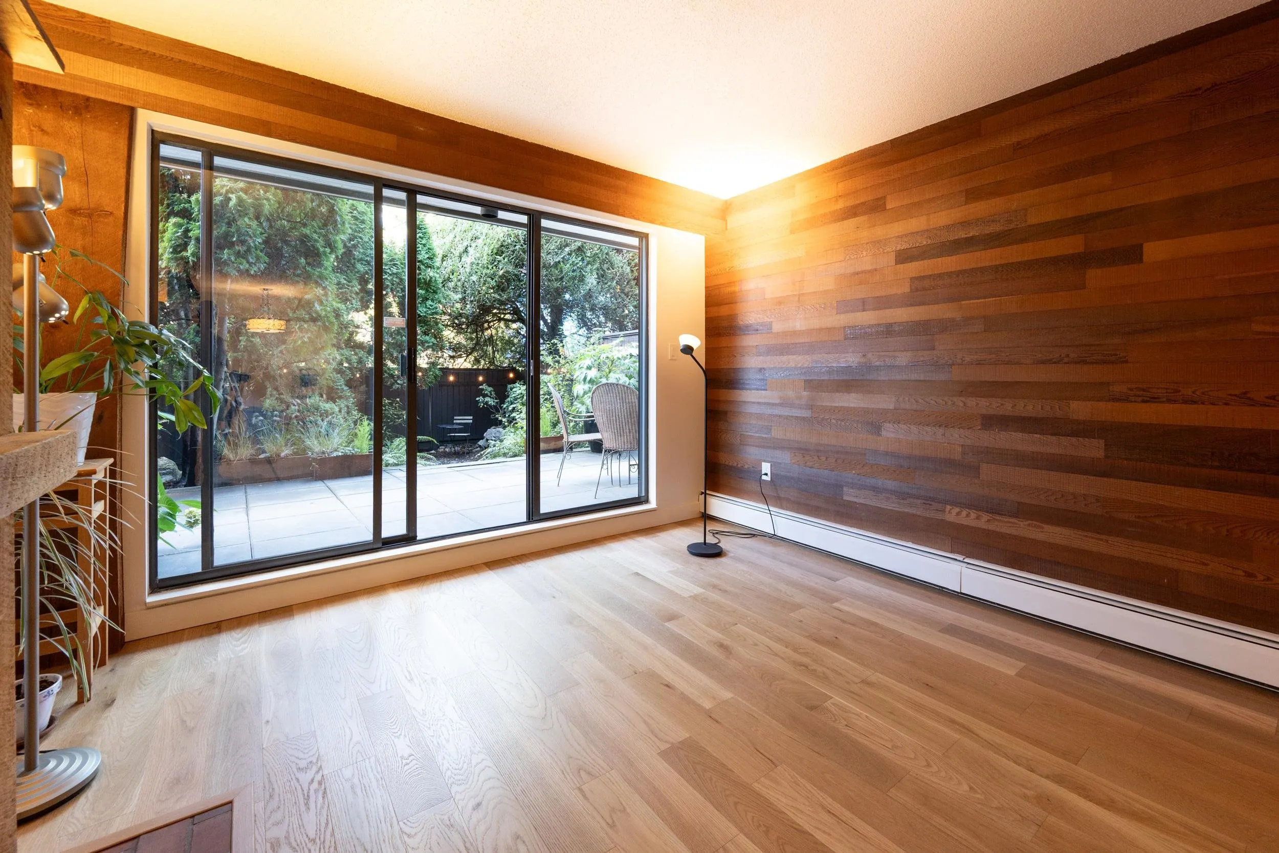 117 265 E 15th Avenue