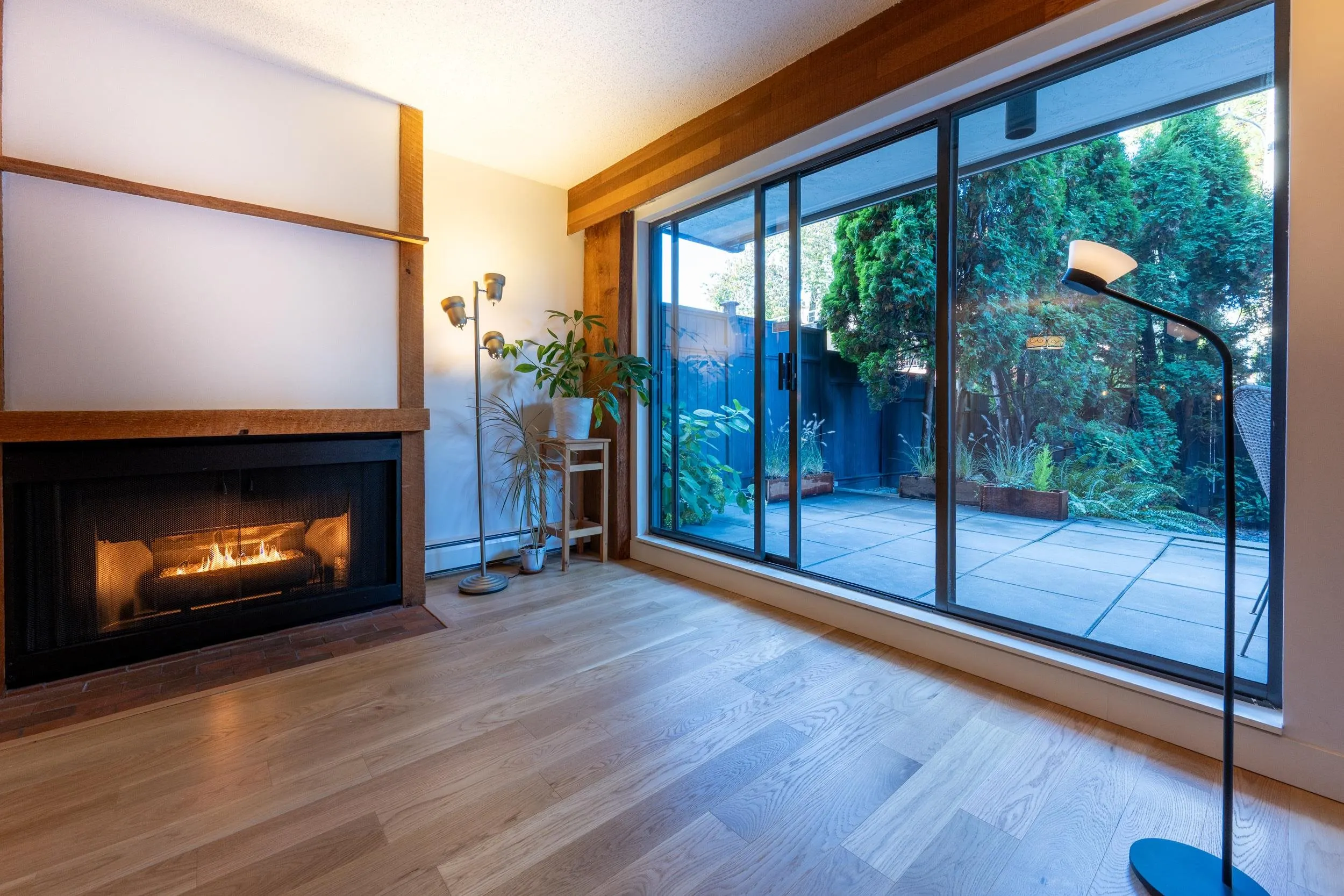 117 265 E 15th Avenue