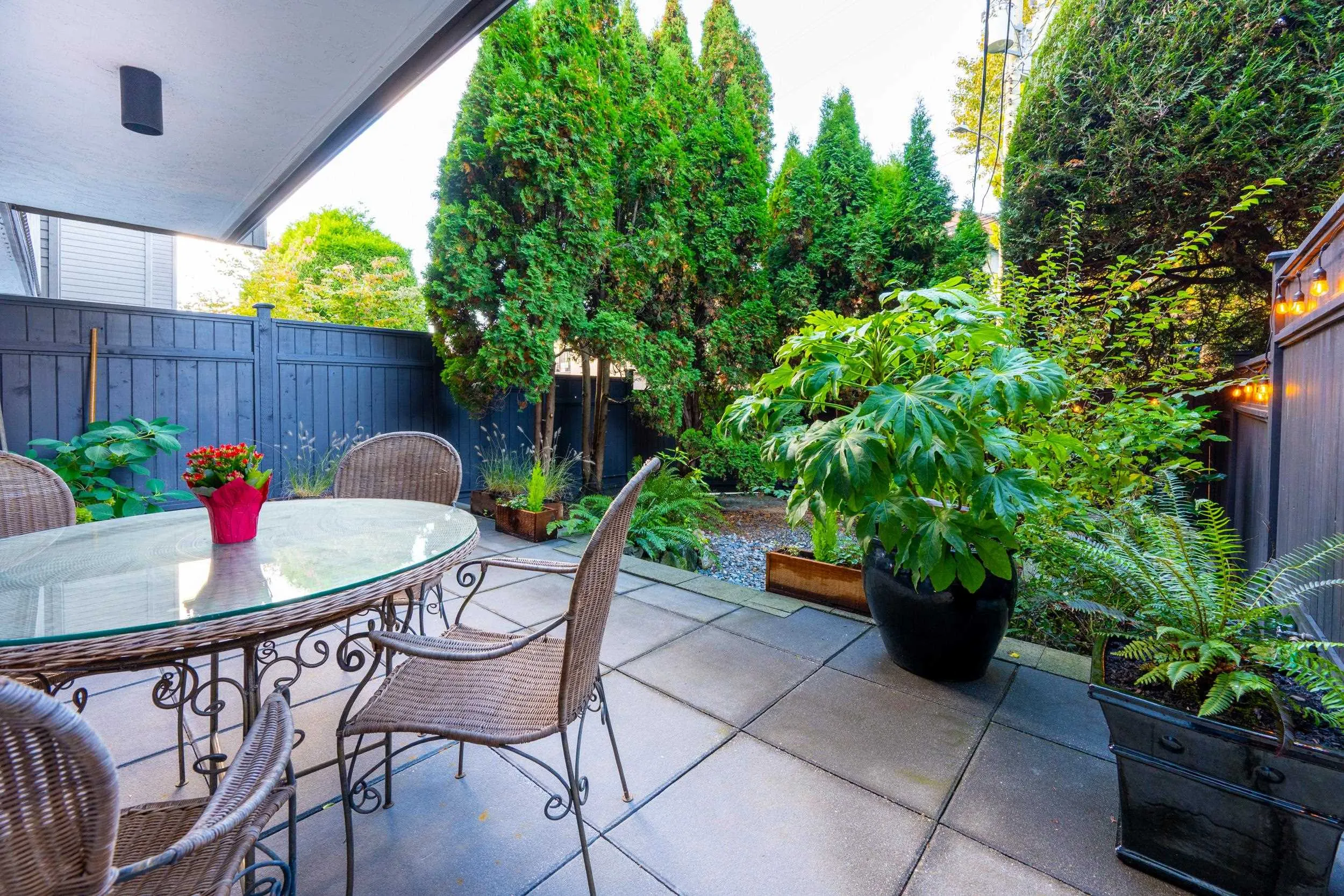 117 265 E 15th Avenue