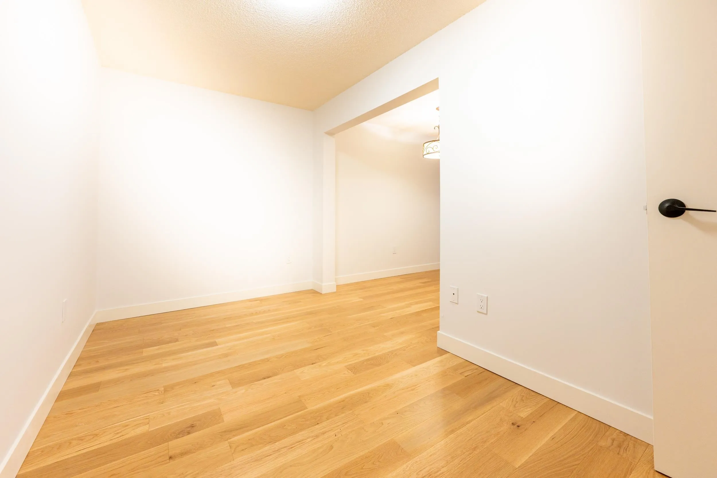 117 265 E 15th Avenue