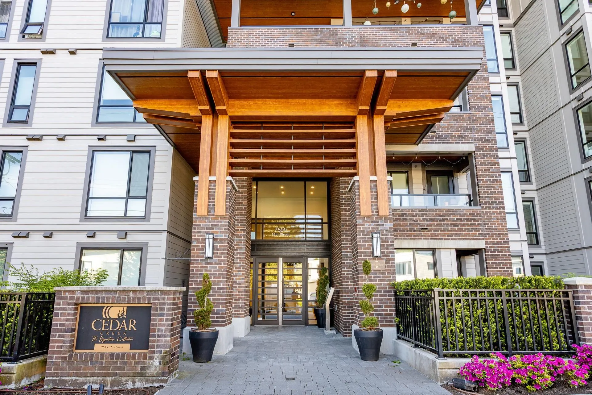 321 7599 15th Street