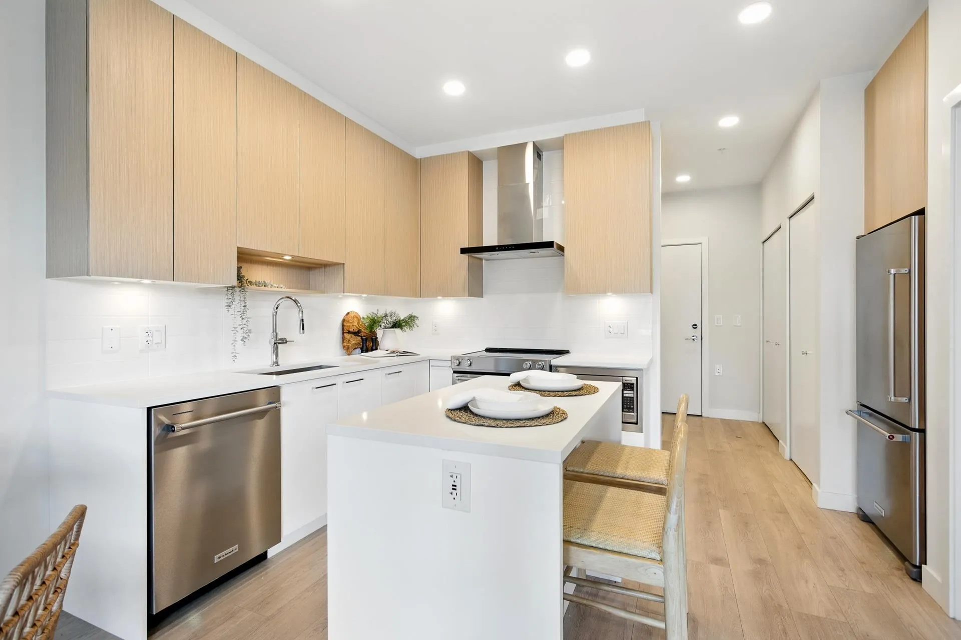 321 7599 15th Street