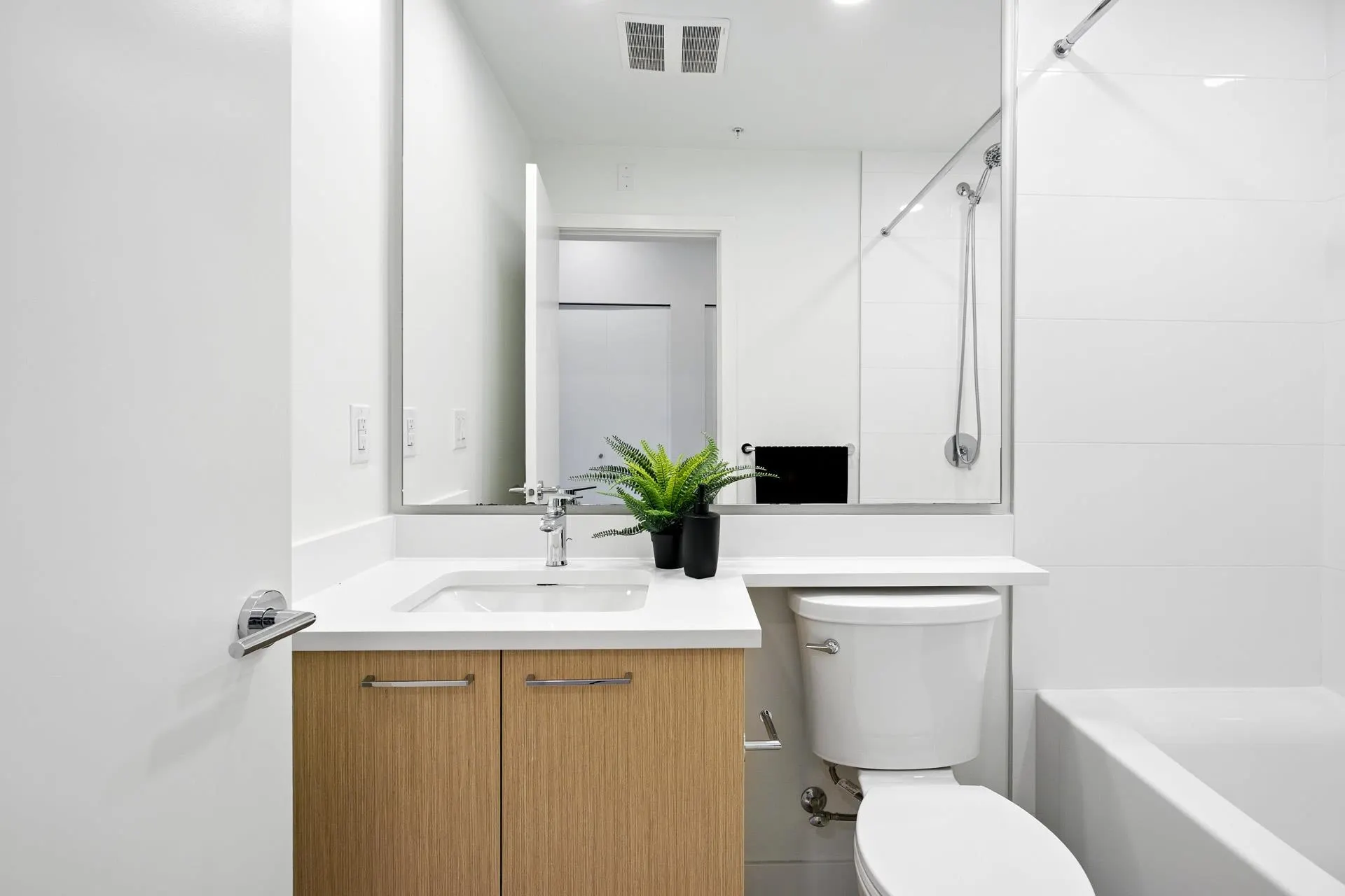 321 7599 15th Street