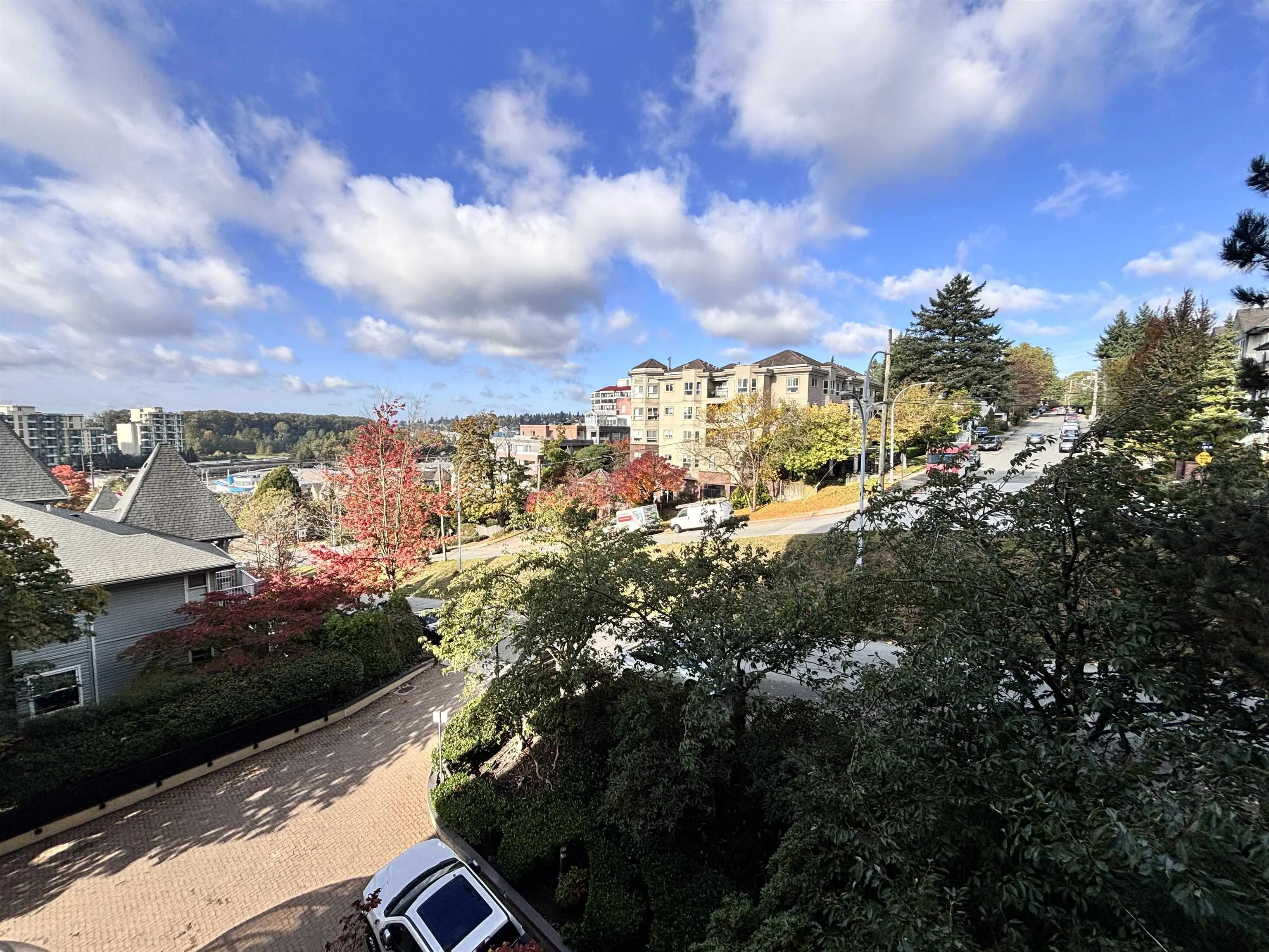 402 1026 Queens Avenue