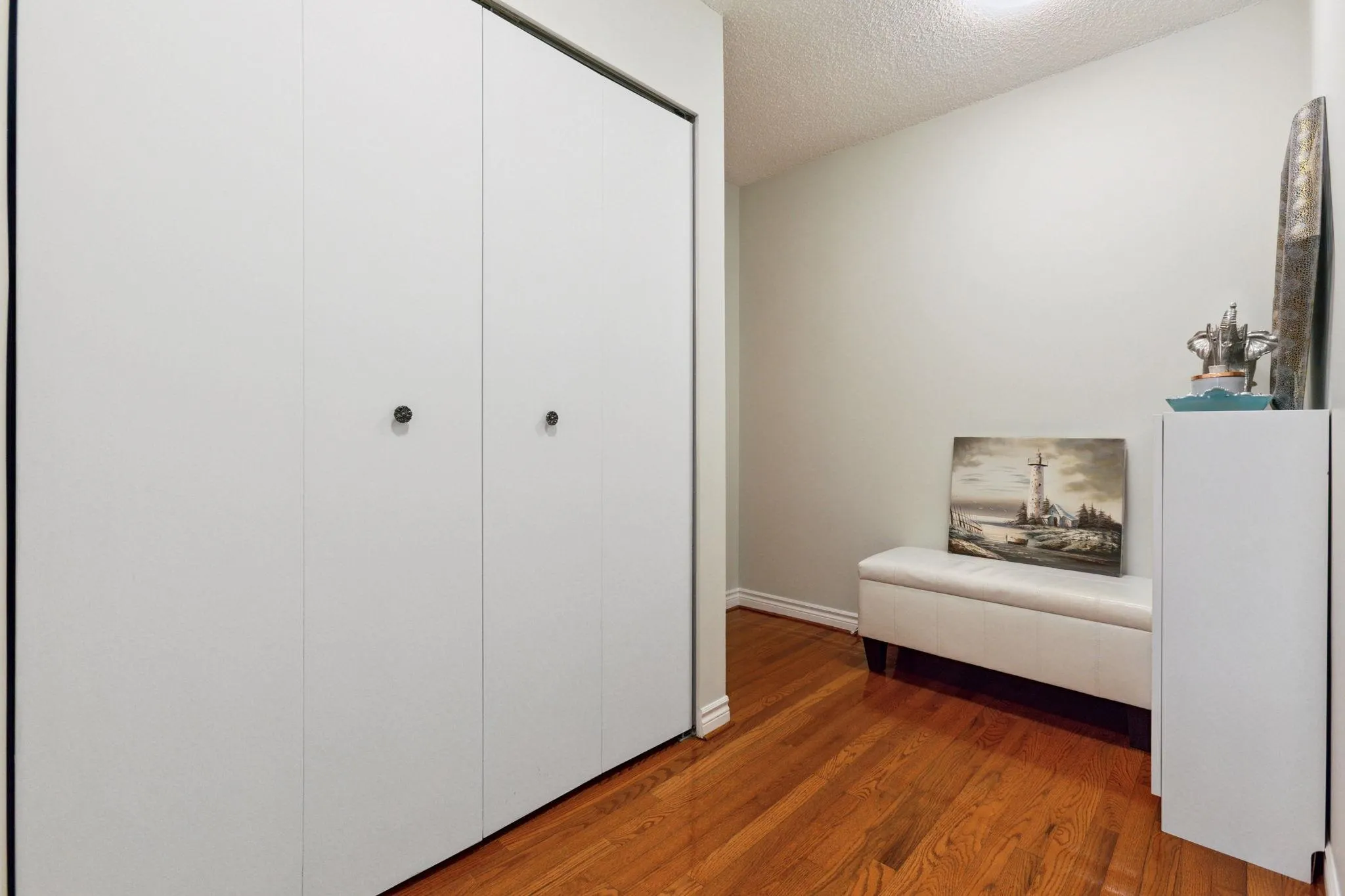 402 1026 Queens Avenue