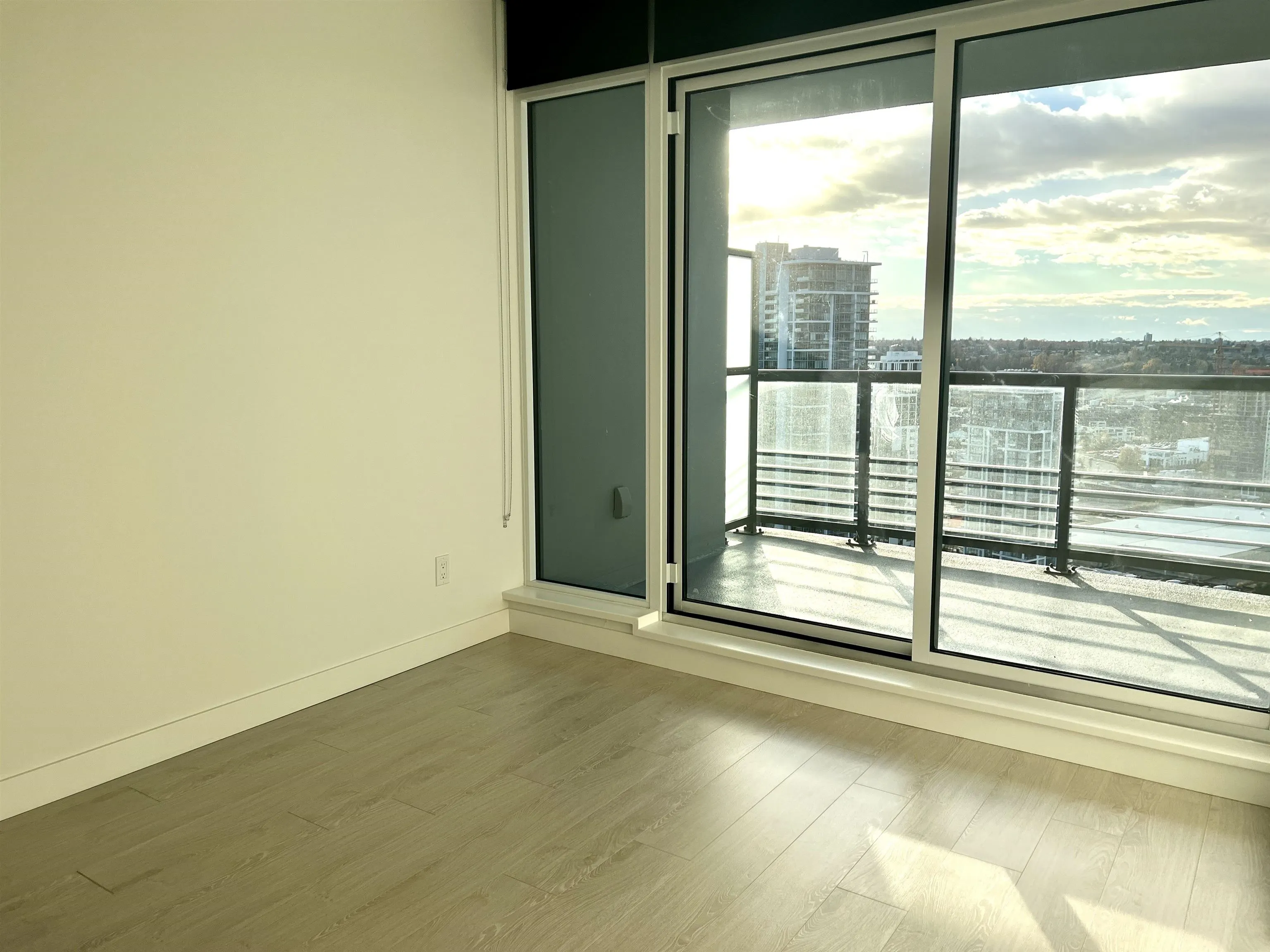 25xx 4720 Lougheed Highway