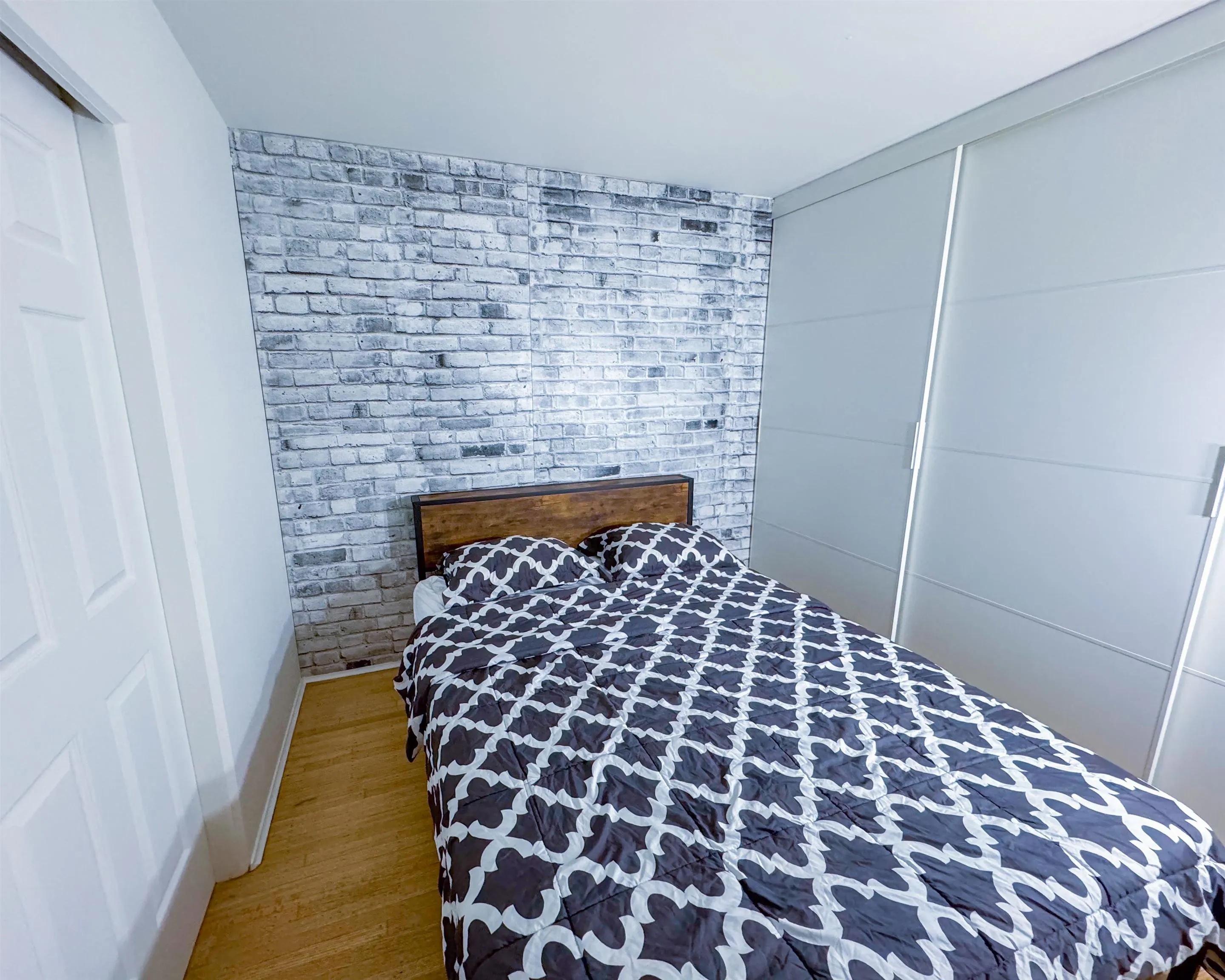 201 1925 Nelson Street