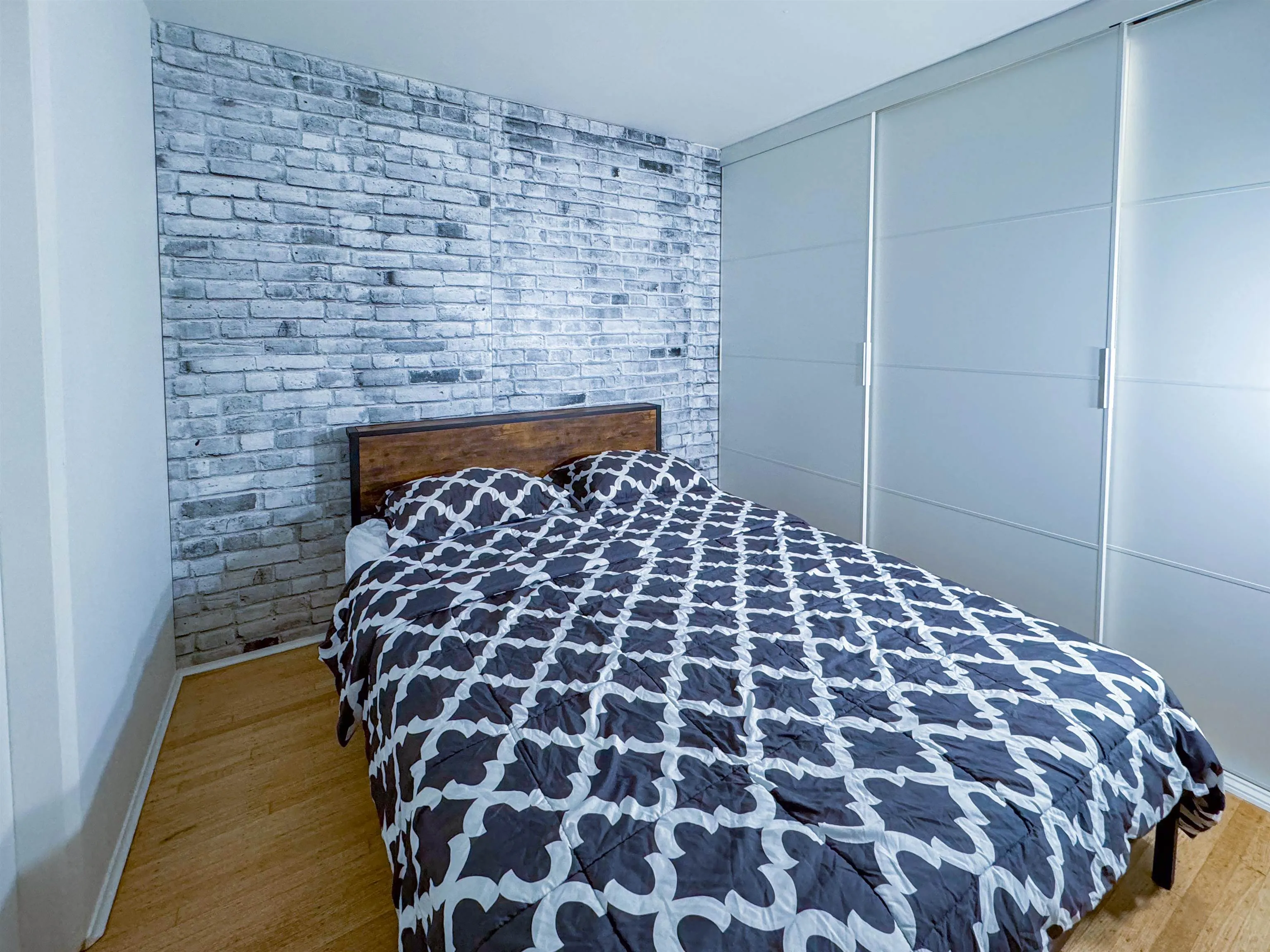 201 1925 Nelson Street