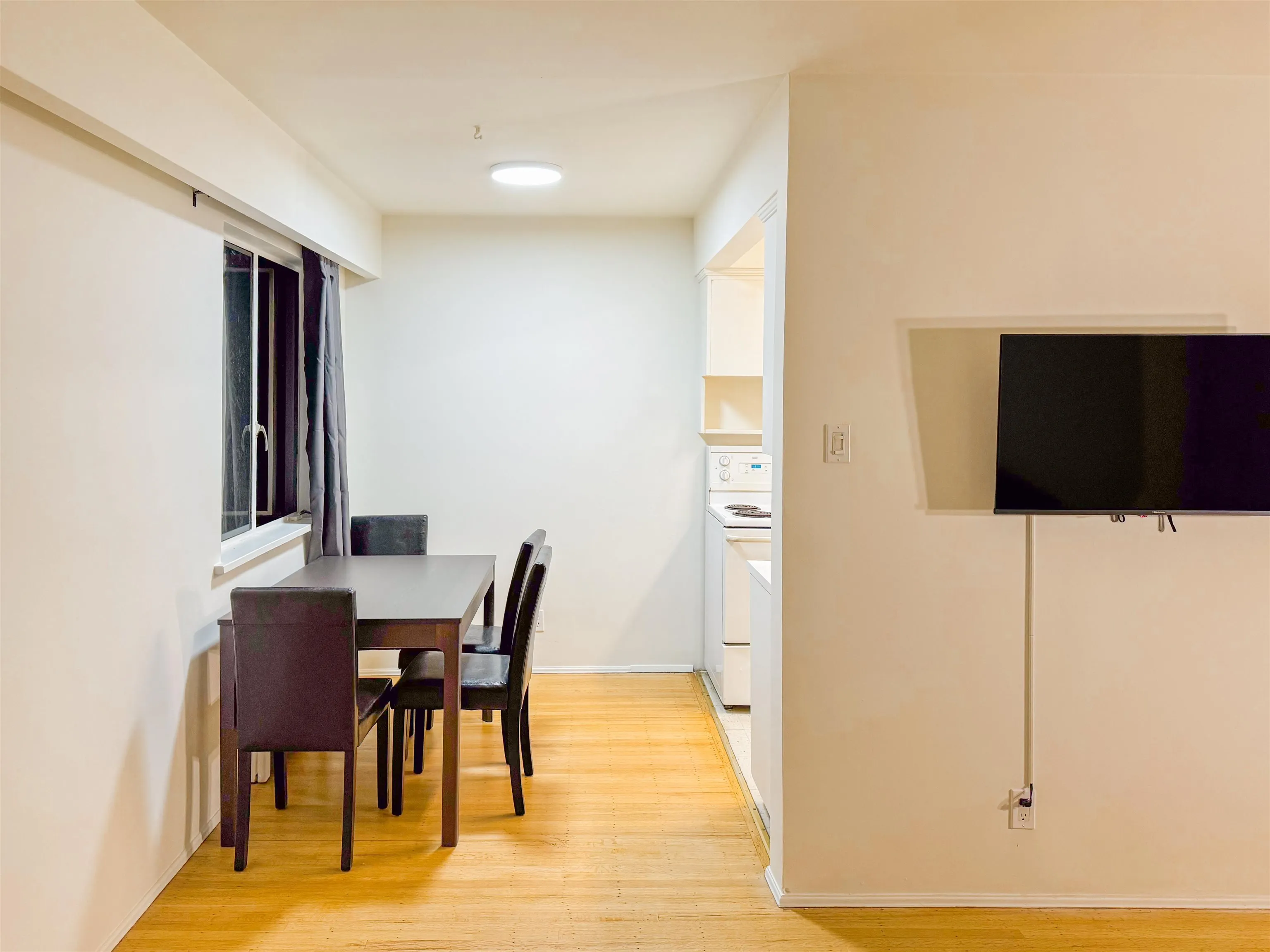 201 1925 Nelson Street