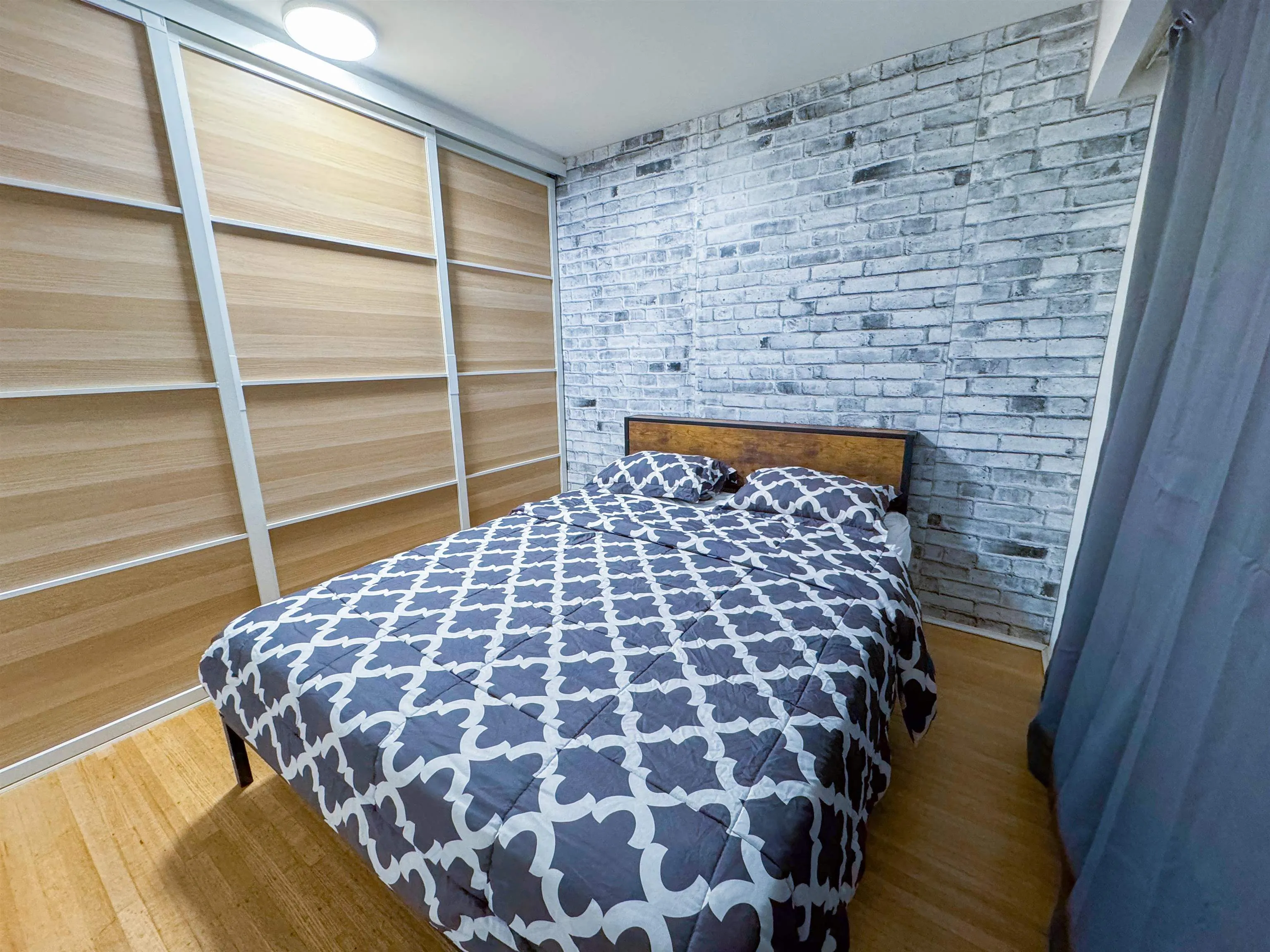 201 1925 Nelson Street