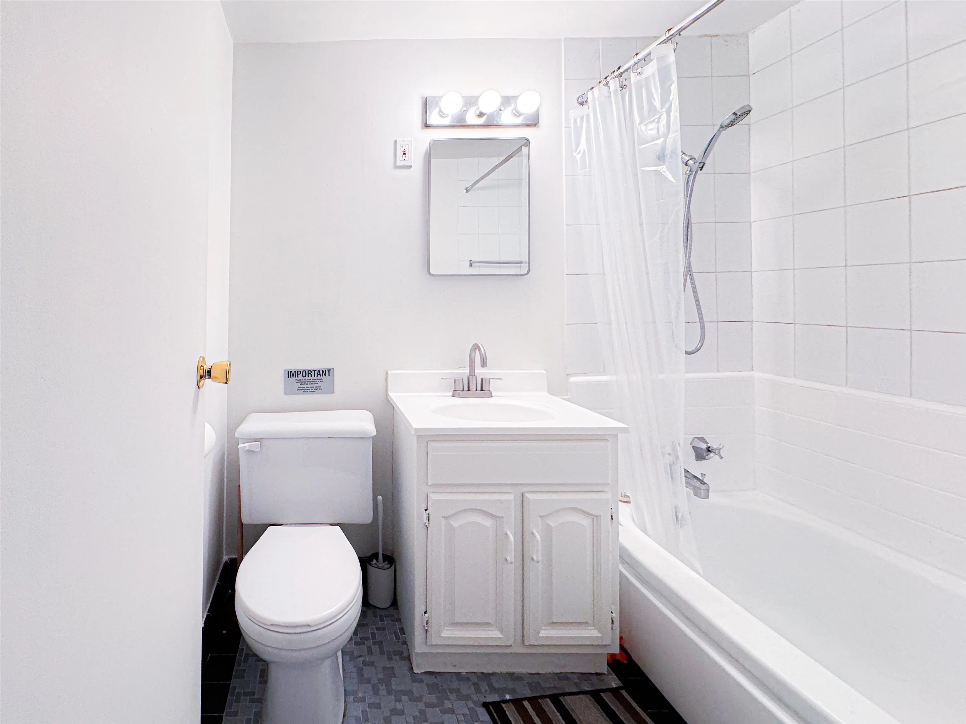 201 1925 Nelson Street